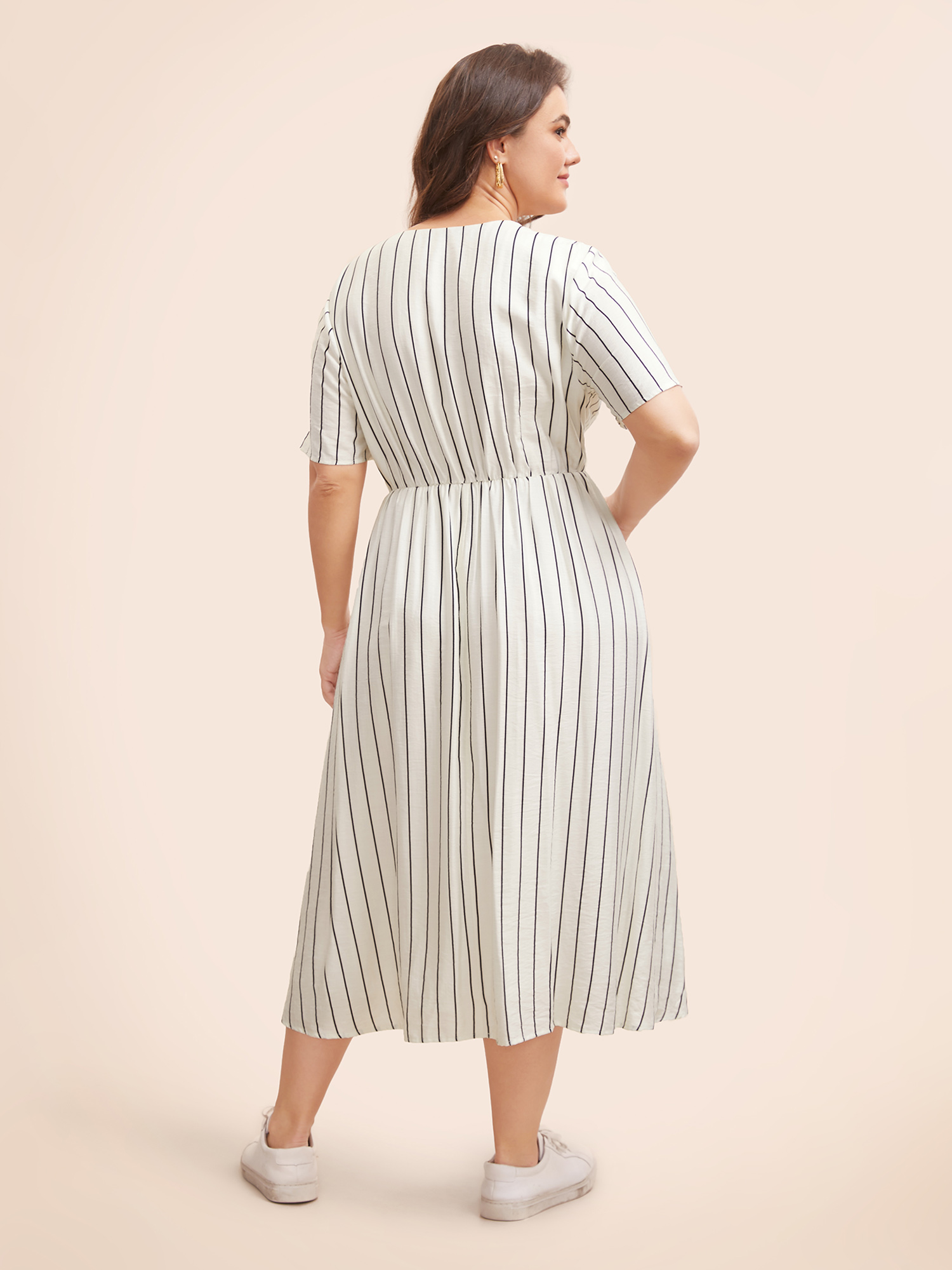Plus Size Striped V Neck Pocket Midi Dress Ivory Women Casual Non V-neck Short sleeve Curvy BloomChic 26/4X 