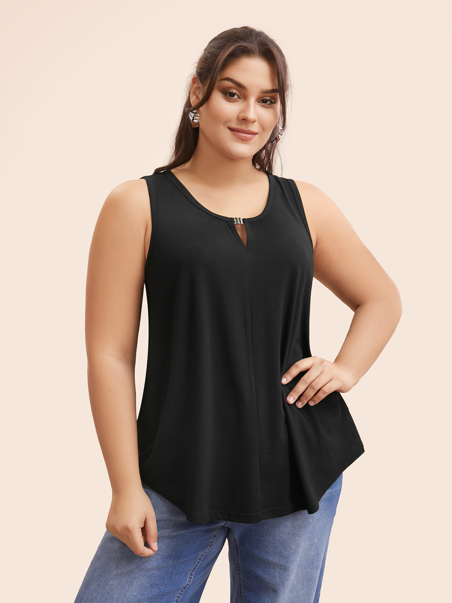 

Plus Size Round Neck Keyhole Metal Detail Tank Top Women Black Casual Cut-Out Round Neck Everyday Tank Tops Camis BloomChic