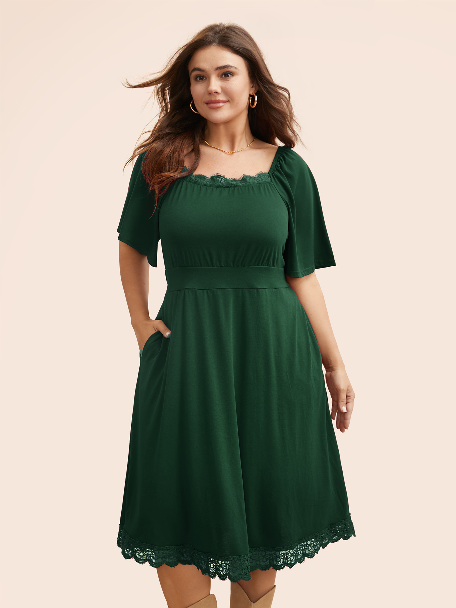 

Plus Size Plain Lace Insert Gathered Square Neck Dress Green Women Office Gathered Square Neck Short sleeve Curvy Midi Dress BloomChic