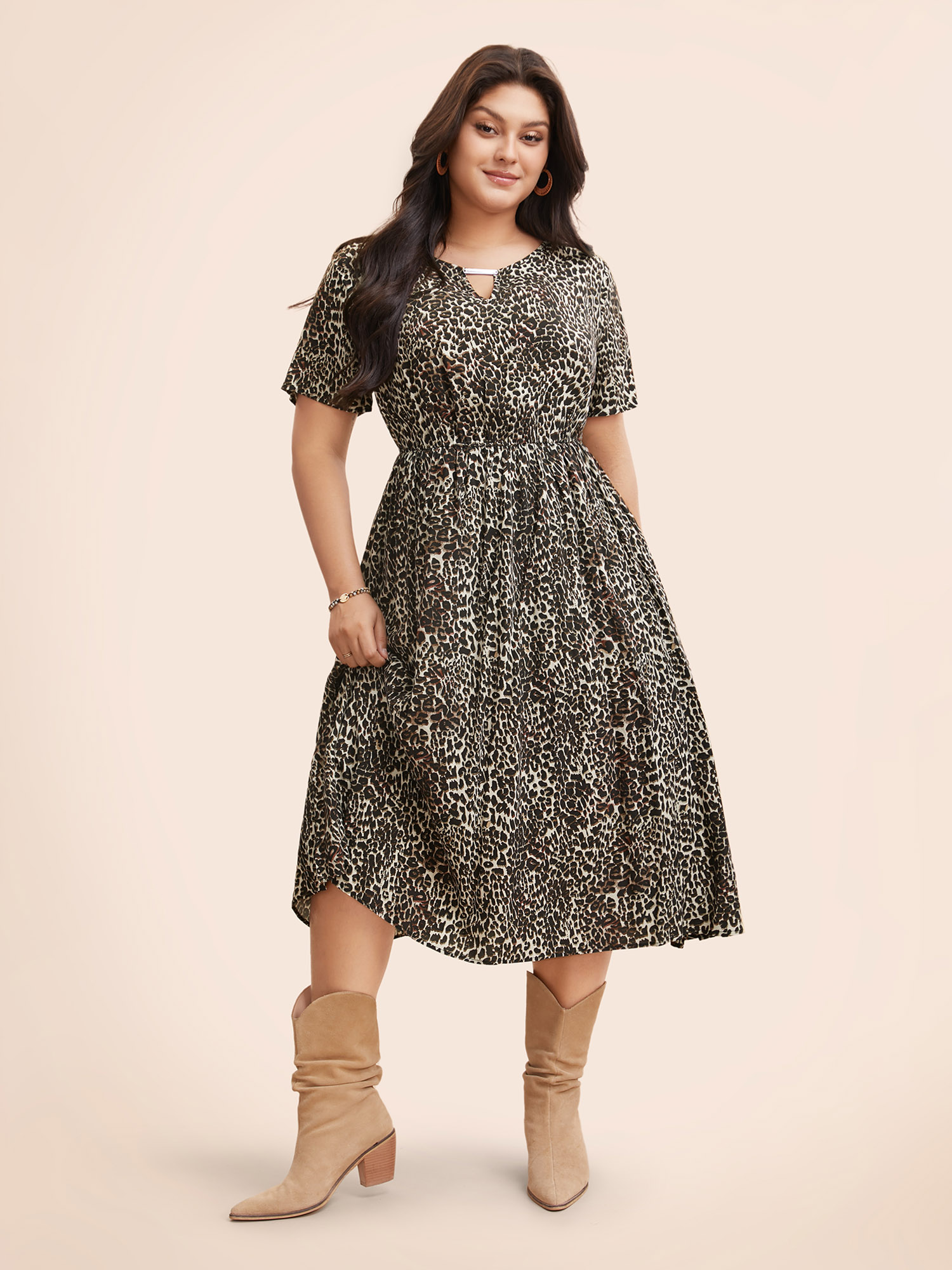 

Plus Size Leopard Print Keyhole Metal Detail Dress Black Women Elegant Cut-Out Round Neck Short sleeve Curvy BloomChic