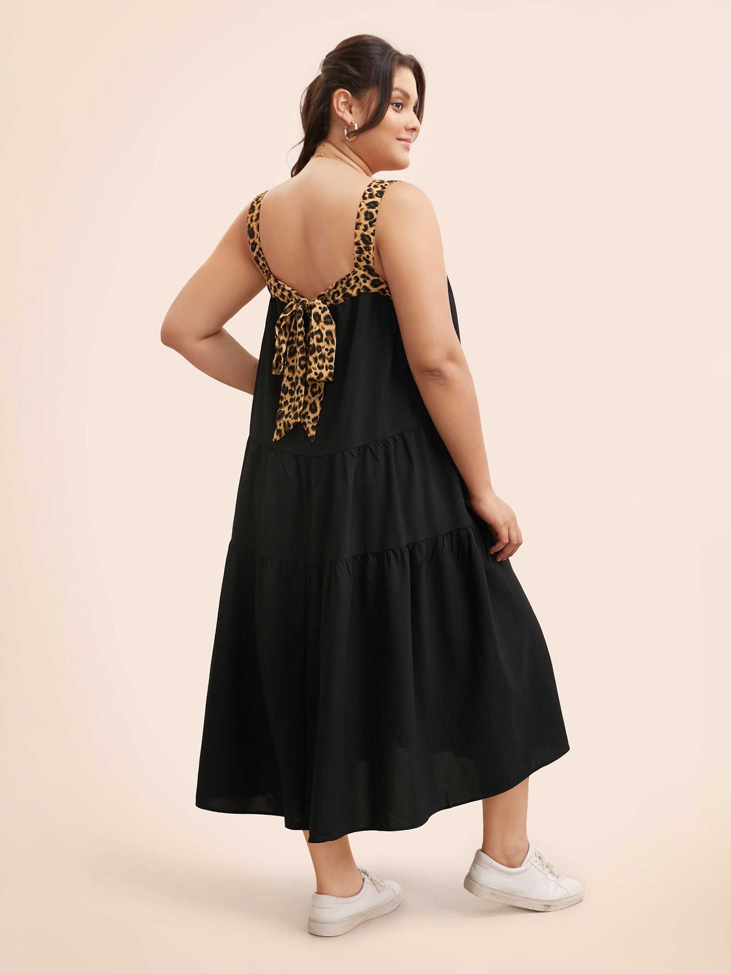 

Plus Size Leopard Patchwork Tie Knot Ruffle Layered Hem Dress Black Women Casual Tie knot Square Neck Sleeveless Curvy BloomChic