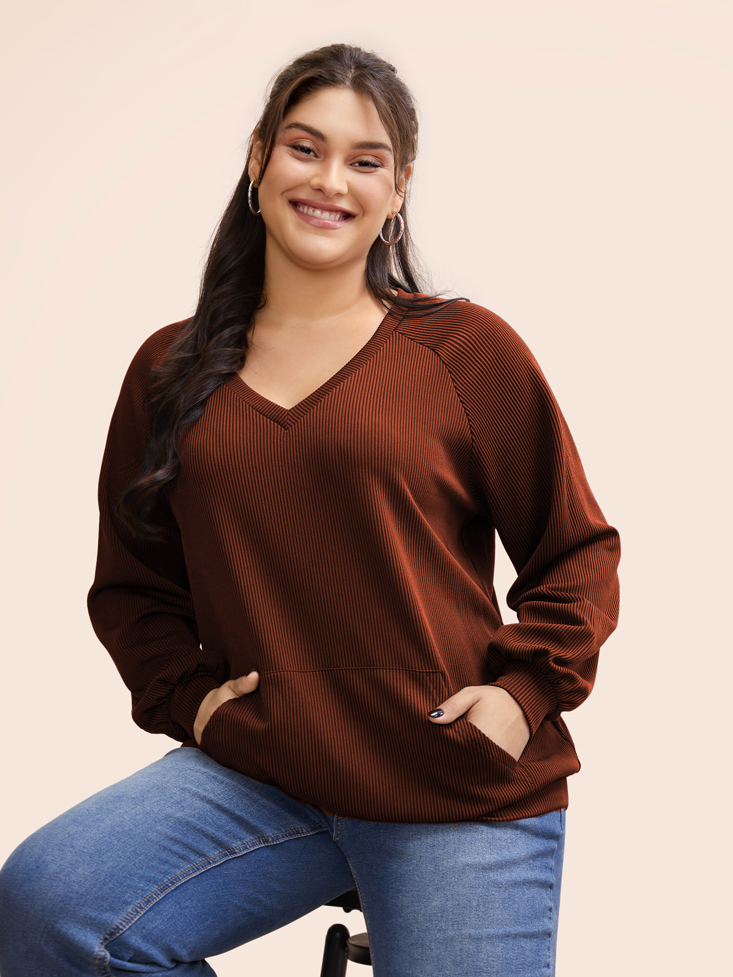 

Plus Size Plain Textured Pocket Raglan Sleeve Sweatshirt Women Maroon Casual Texture V-neck Everyday Sweatshirts BloomChic