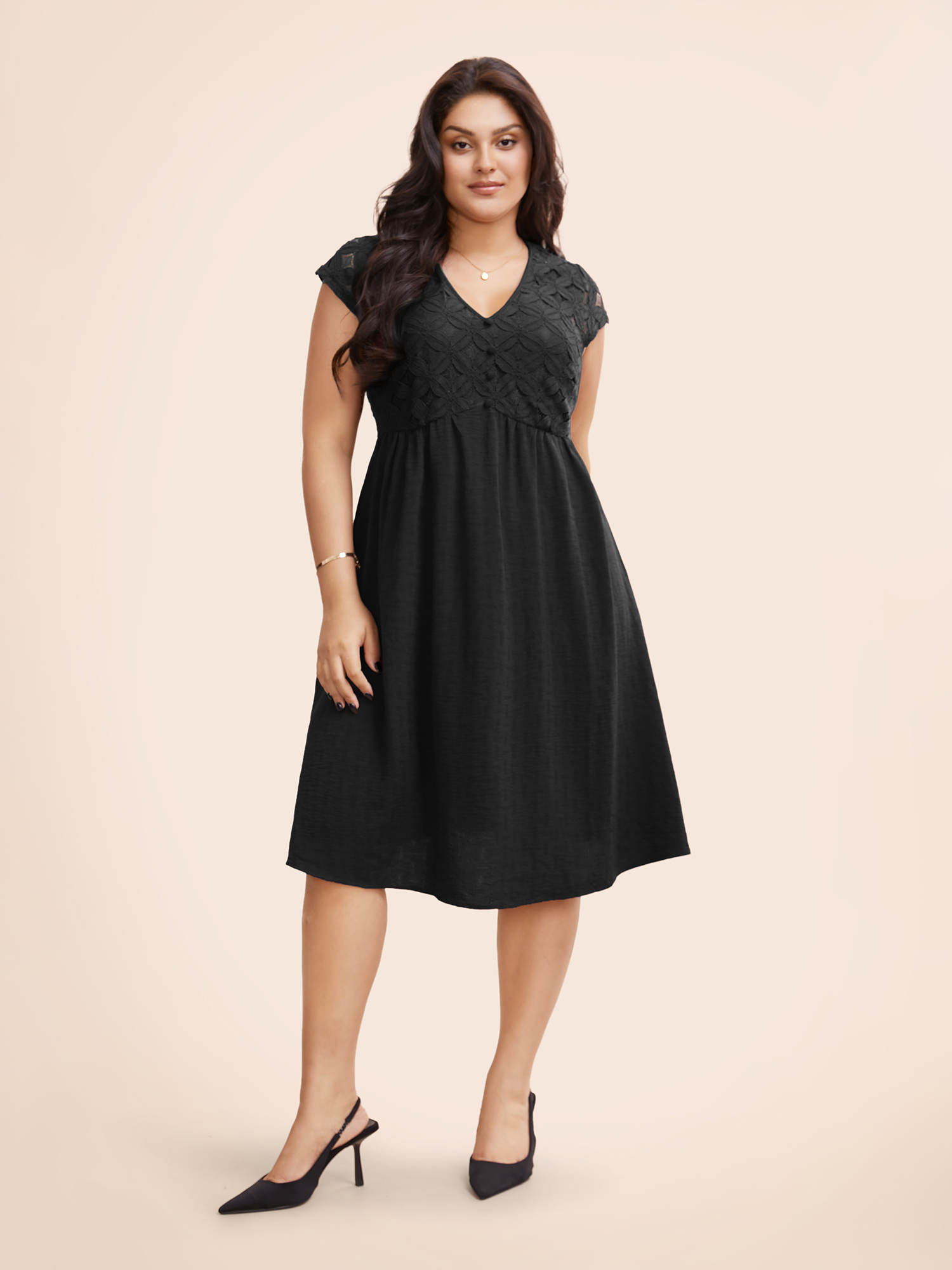 

Plus Size Plain Lace Panel Cap Sleeve Dress Black Women Elegant Texture V-neck Cap Sleeve Curvy BloomChic