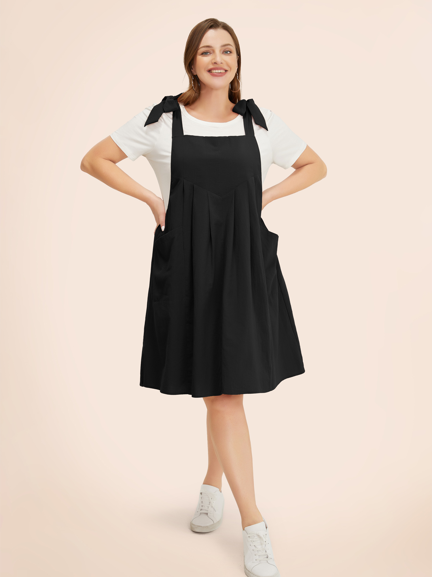 

Plus Size Solid Pleated Hem Pocket Tie Shoulder Overall Dress Black Women Casual Pleated Spaghetti Strap Sleeveless Curvy Knee Dress BloomChic