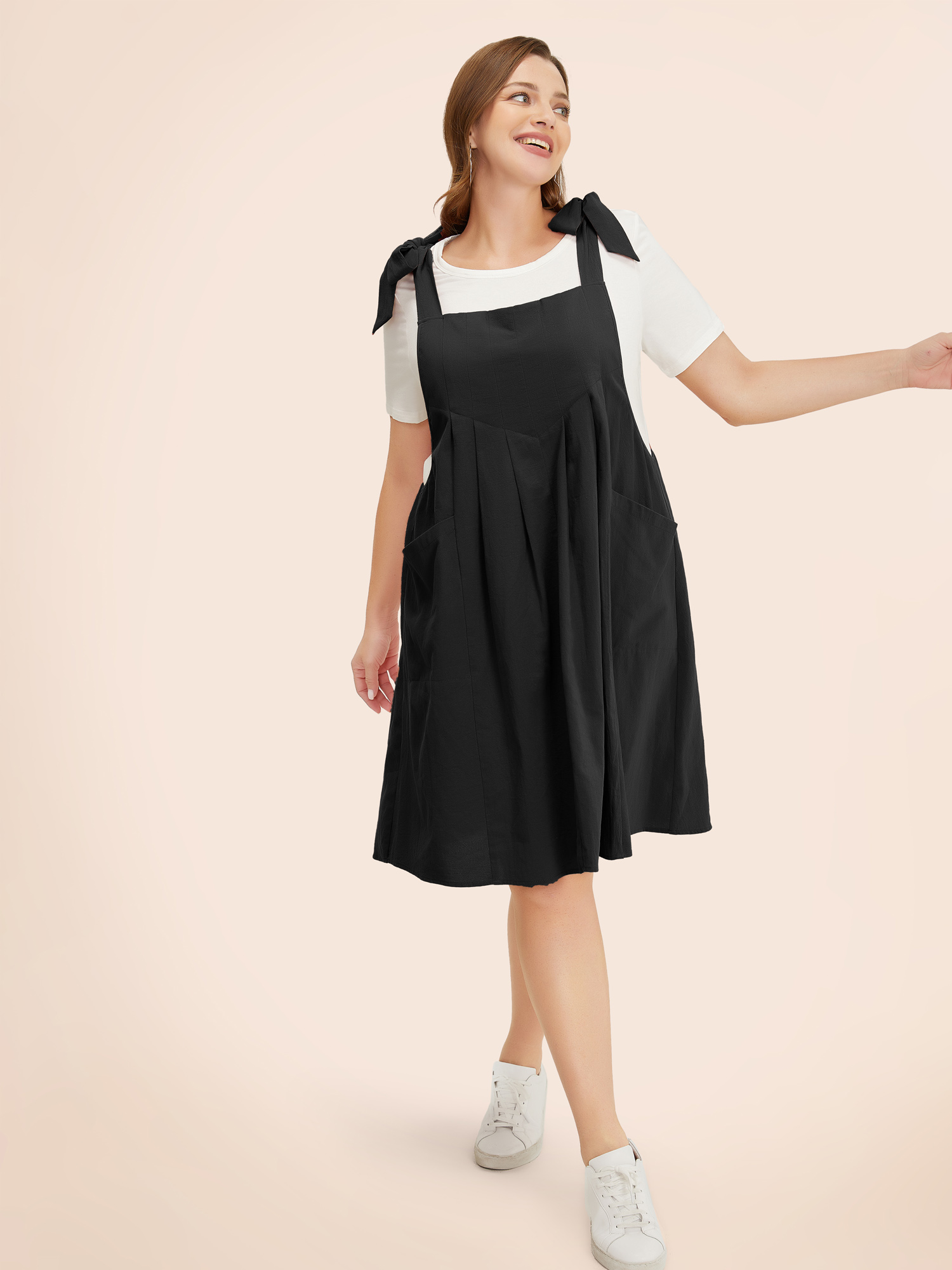 

Plus Size Solid Pleated Hem Pocket Tie Shoulder Overall Dress Black Women Casual Pleated Spaghetti Strap Sleeveless Curvy Knee Dress BloomChic