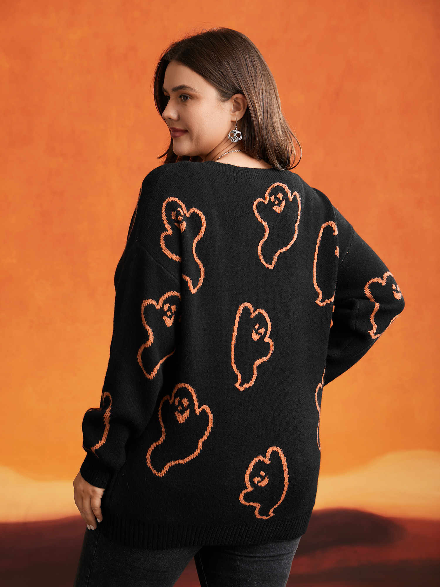 

Plus Size Spooky Ghost Pattern V-Neck Pullover Black Women Casual Loose Long Sleeve V-neck Everyday Pullovers BloomChic