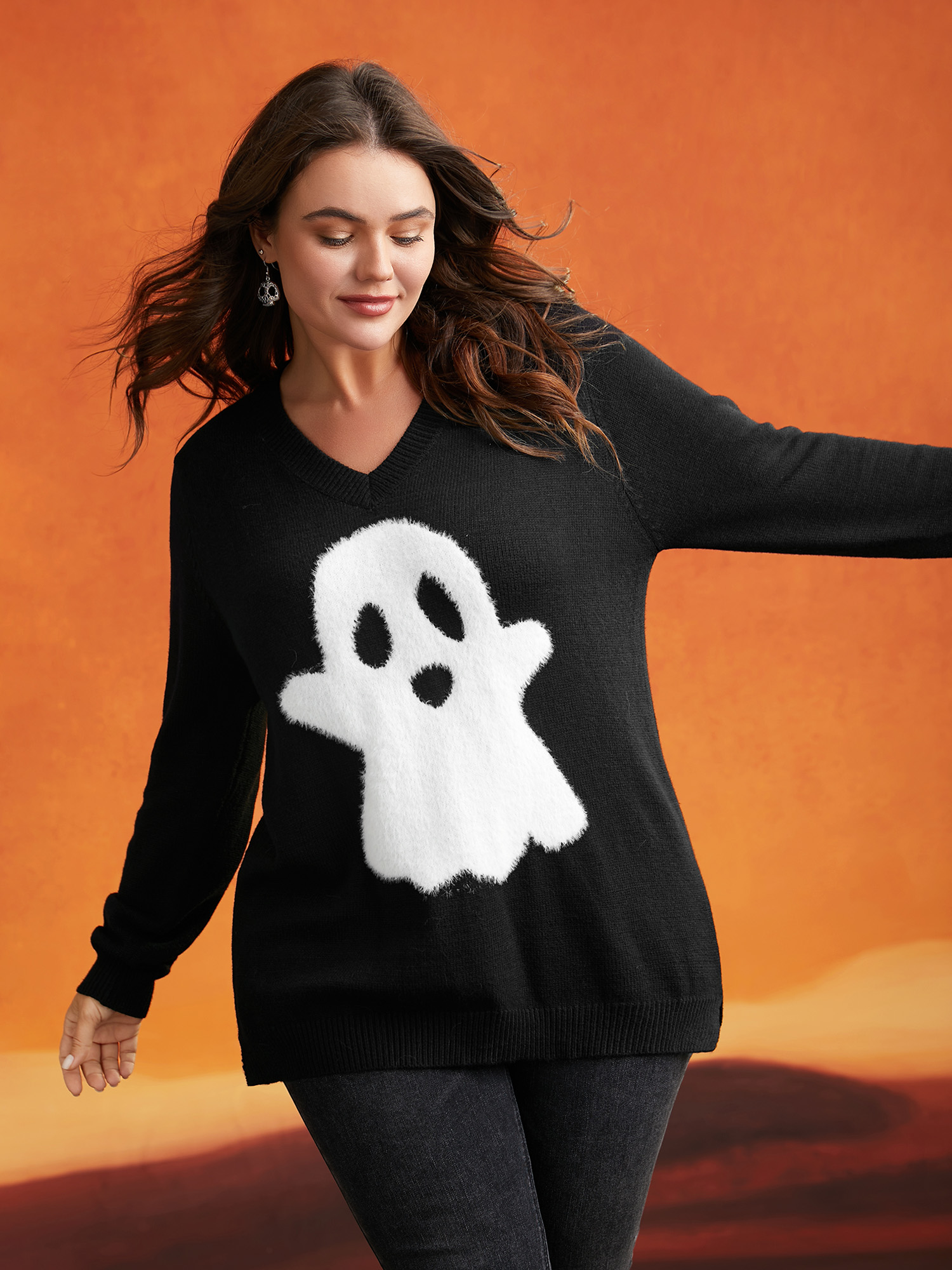 

Plus Size Mink Touch Ghost Printed Pullover Black Women Casual Long Sleeve V-neck Everyday Pullovers BloomChic