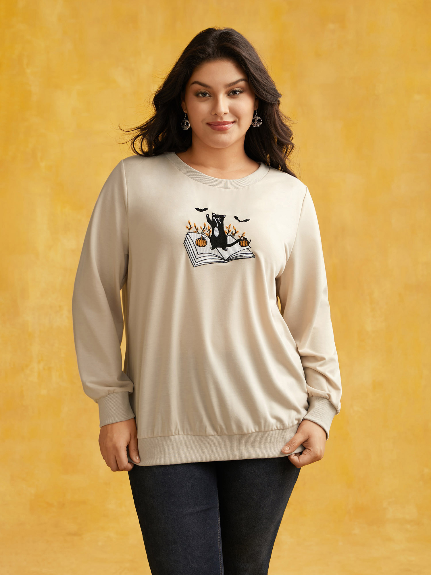 

Plus Size Cat-in-the-book Embroidered Sweatshirt Women Apricot Casual Patchwork Loose Round Neck Everyday Sweatshirts BloomChic