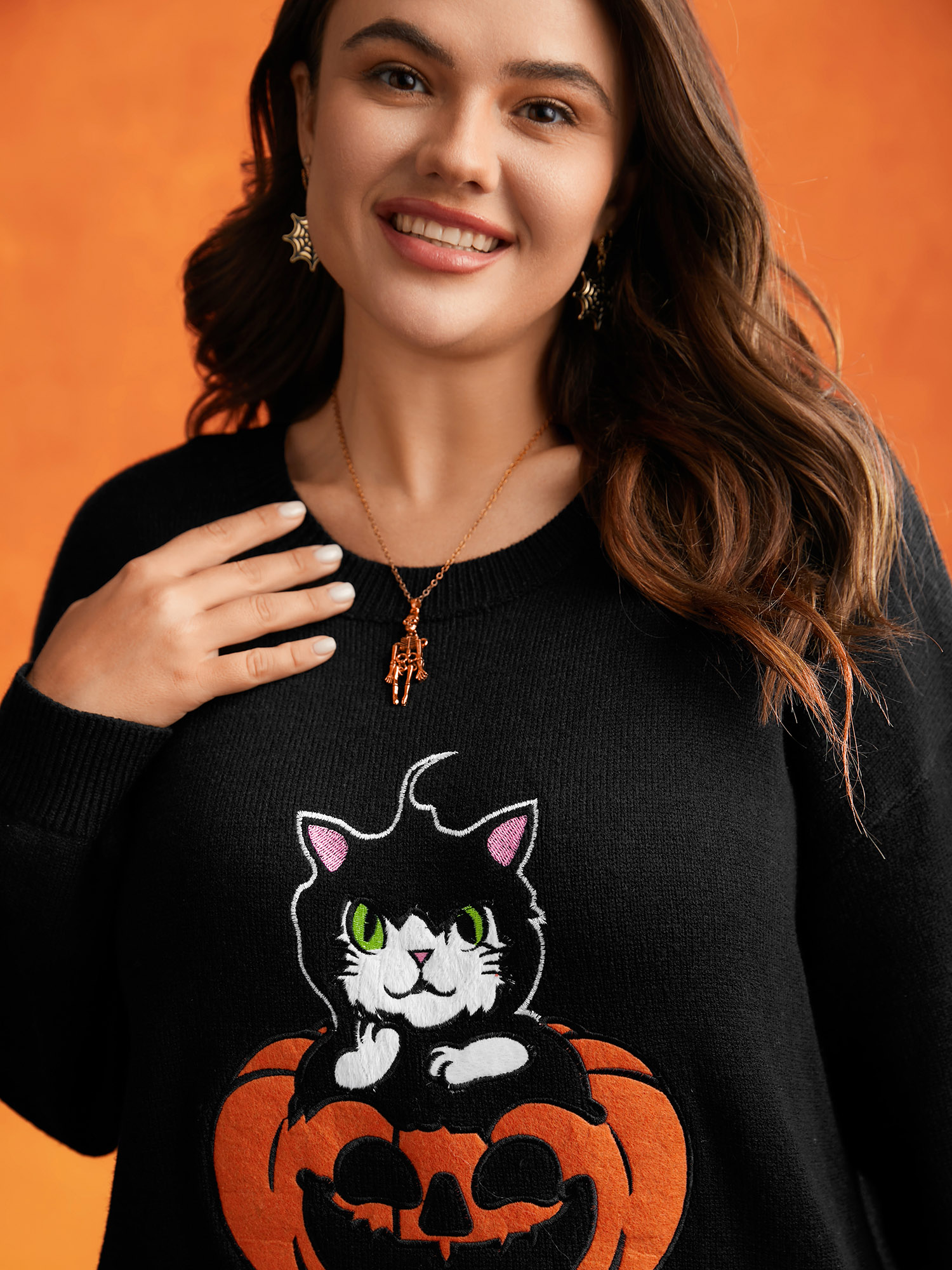 

Plus Size Embroidered Cat In Pumpkin Crew Neck Pullover Black Women Casual Long Sleeve Round Neck Everyday Pullovers BloomChic