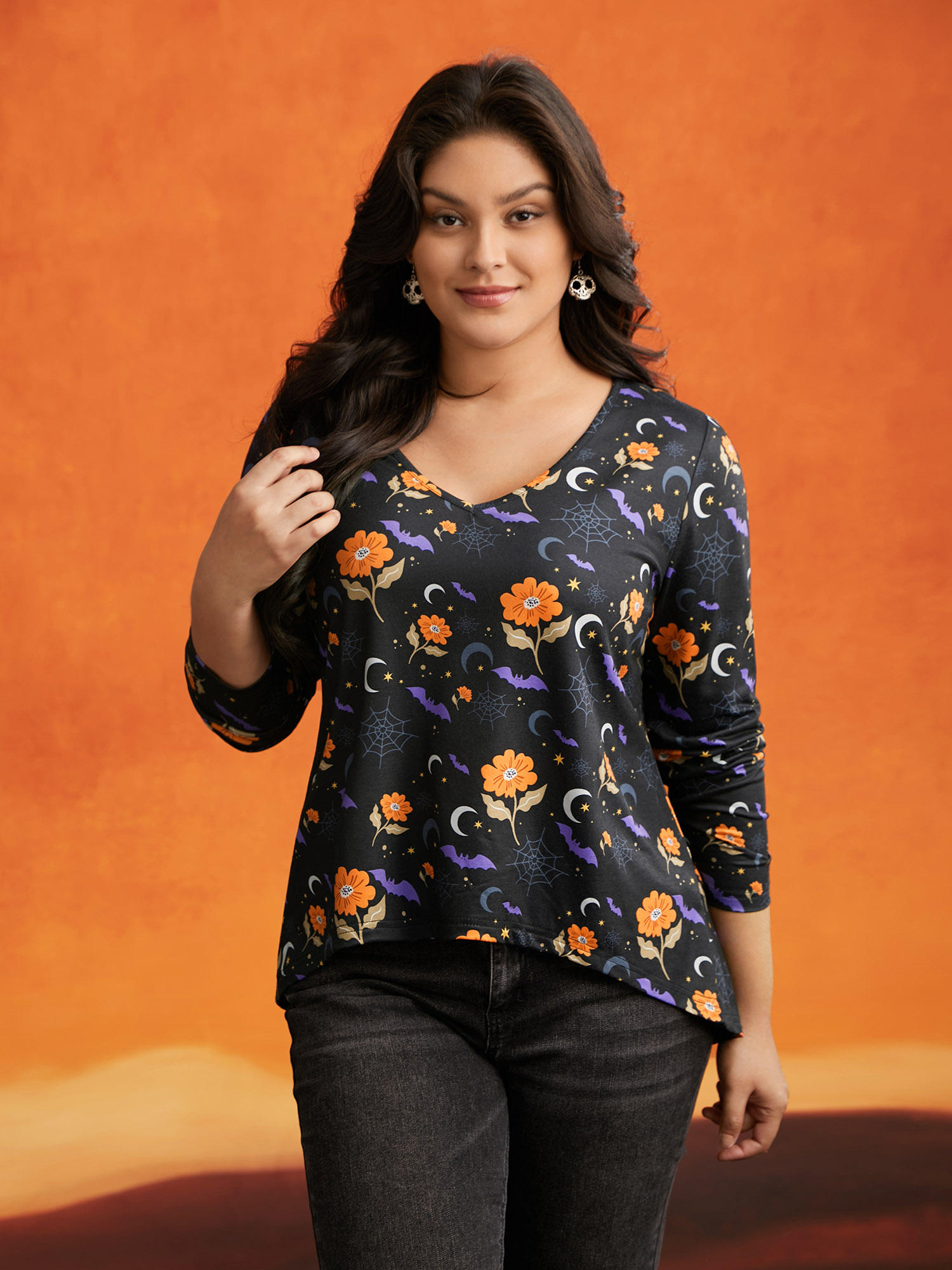 

Plus Size Floral Knit V-Neck Halloween T-shirt Black Women Casual Non Halloween V-neck Everyday T-shirts BloomChic