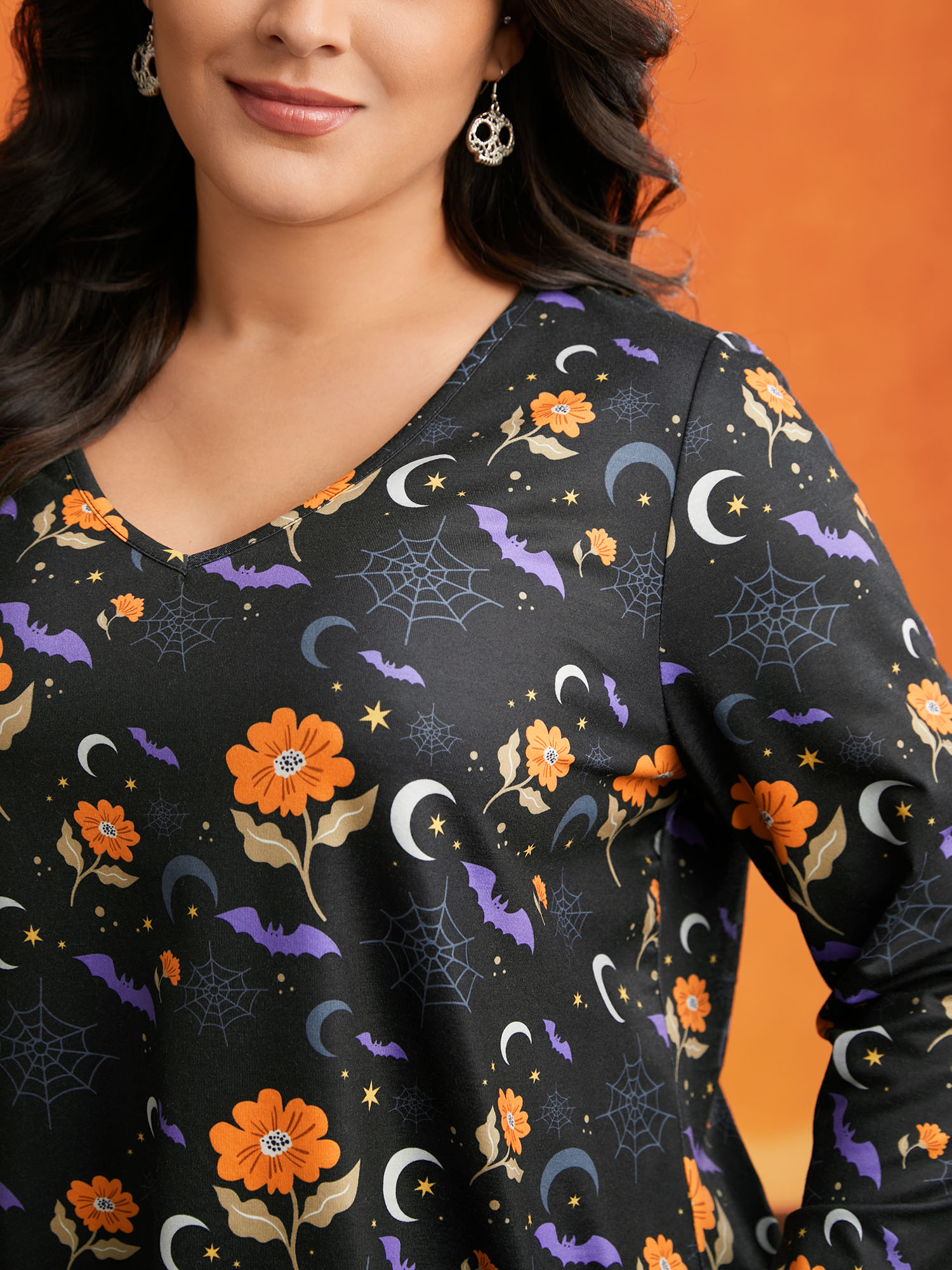 

Plus Size Floral Knit V-Neck Halloween T-shirt Black Women Casual Non Halloween V-neck Everyday T-shirts BloomChic