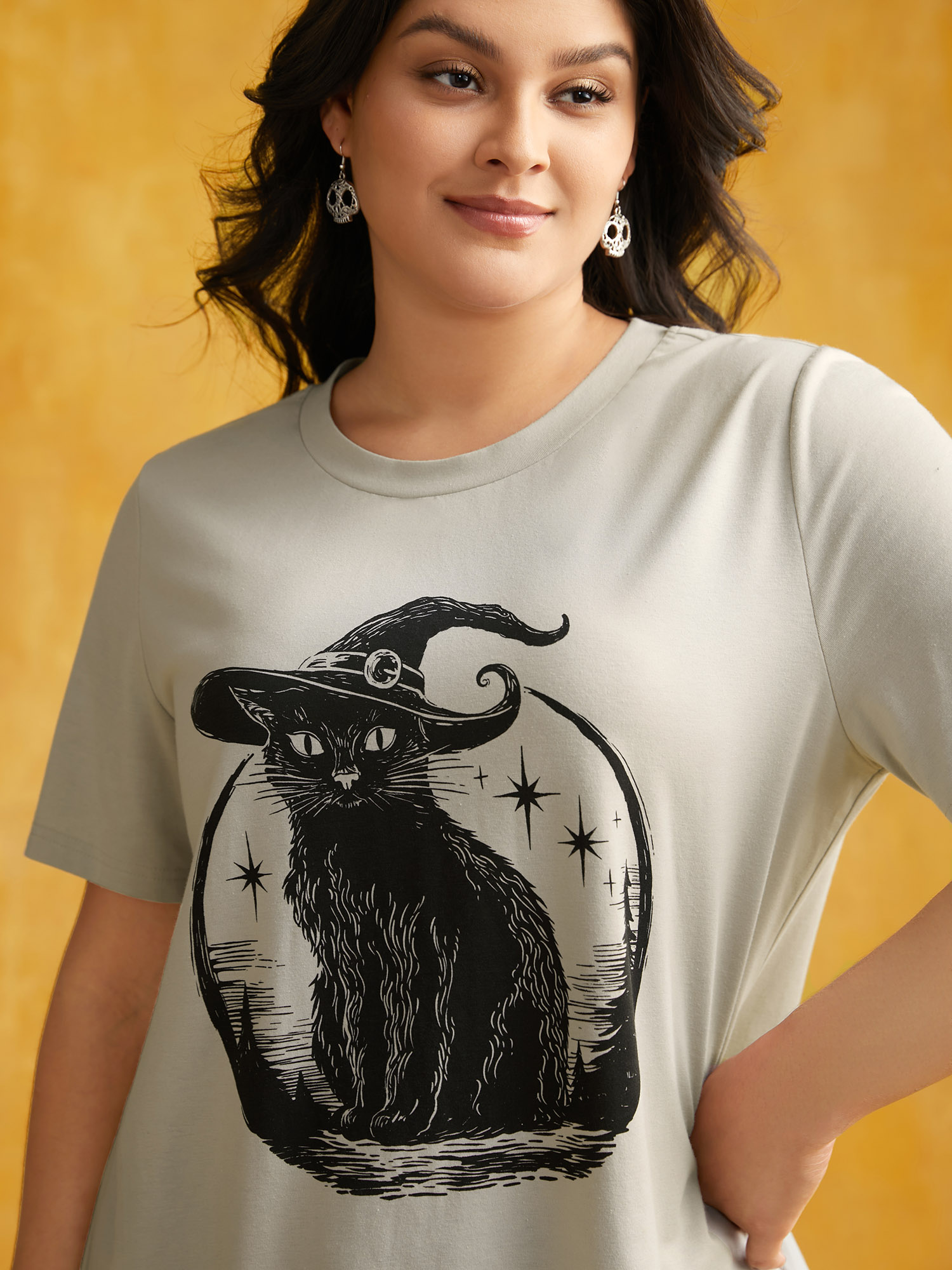 

Plus Size Bewitched Cat Printed Crew Neck T-shirt Champagne Women Casual Non Halloween Round Neck Everyday T-shirts BloomChic