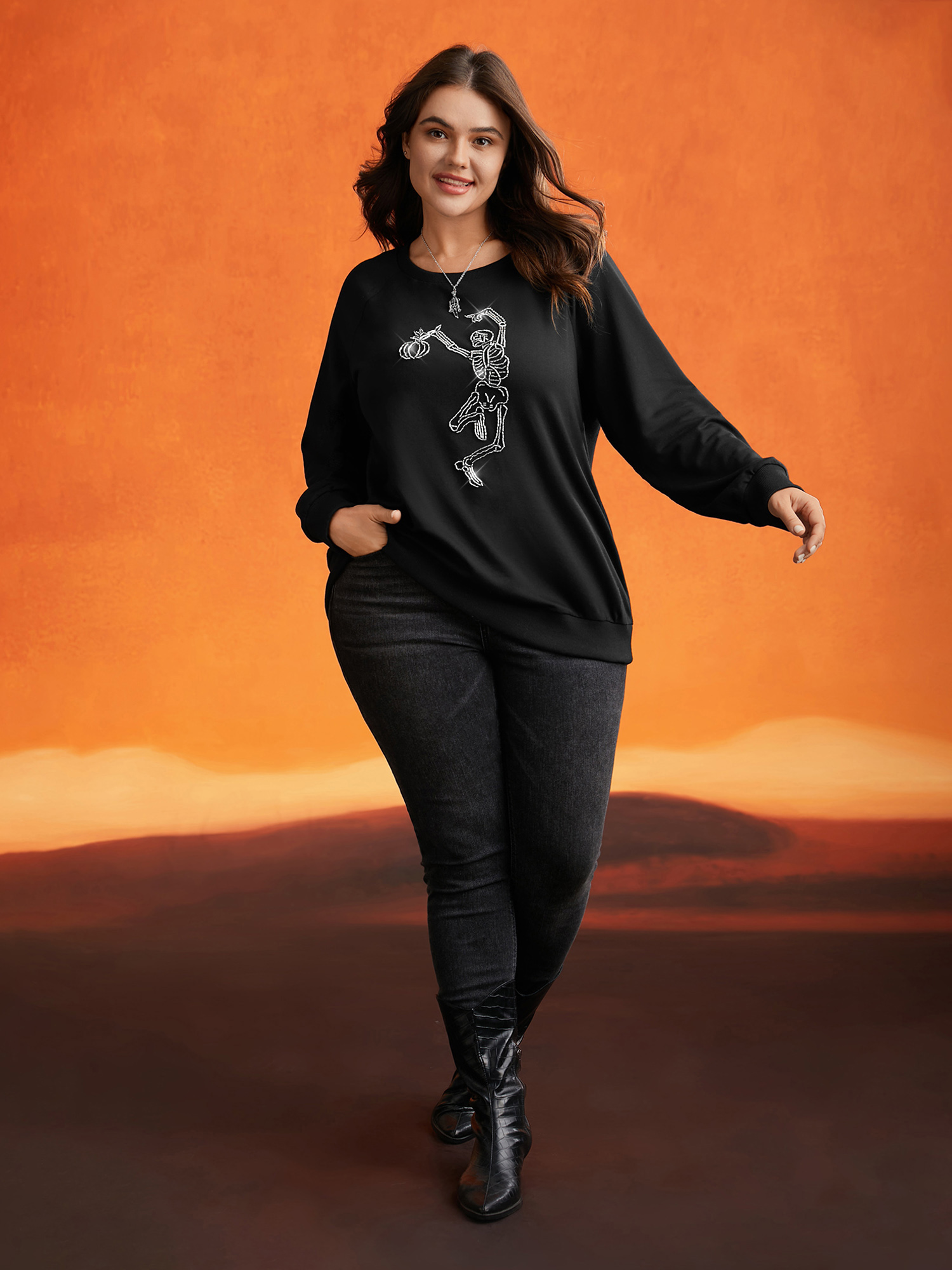 

Plus Size Skull Embellished Raglan Sweatshirt Women Black Casual Patchwork Loose Round Neck Everyday Sweatshirts BloomChic