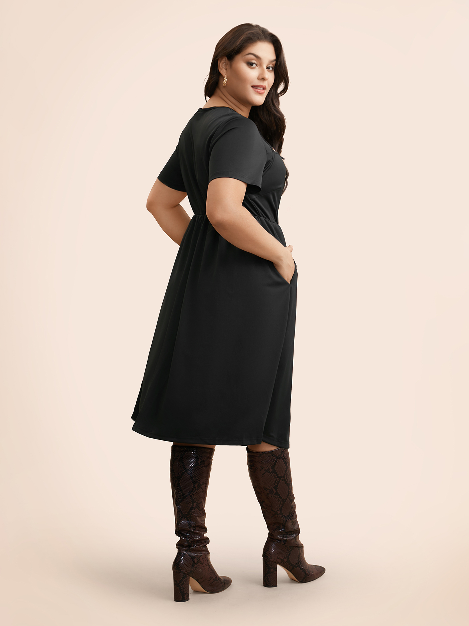 

Plus Size Plain Cut Out Tie Knot Dress Black Women Casual Tie knot Round Neck Short sleeve Curvy BloomChic