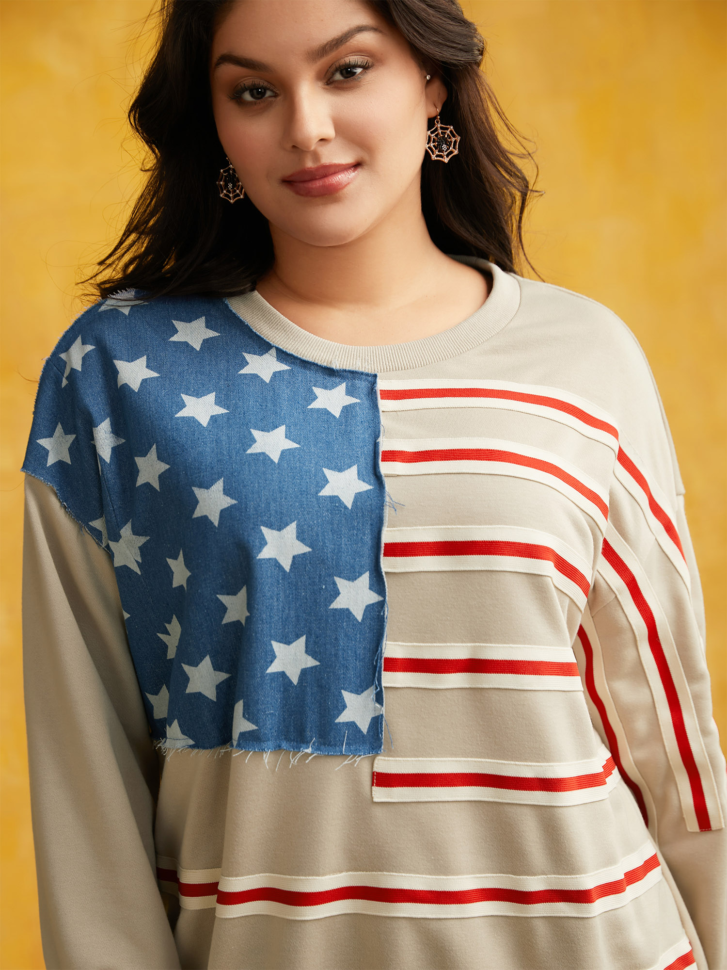 

Plus Size Flag And Denim Spliced Crew Neck Sweatshirt Women Champagne Casual Woven ribbon&lace trim Loose Round Neck Everyday Sweatshirts BloomChic