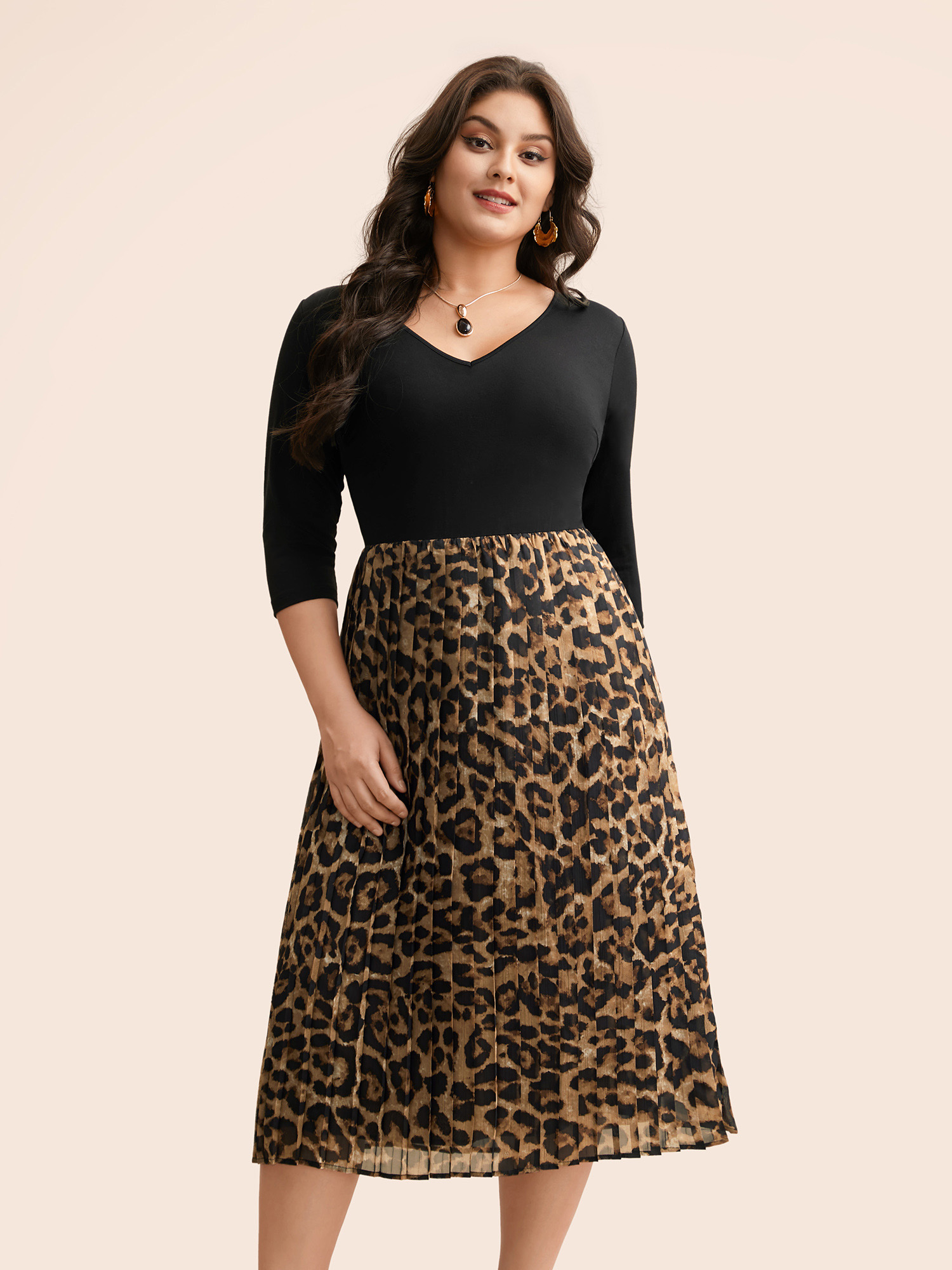 

Plus Size V Neck Leopard Print Patchwork Dress Yellowishbrown Women Elegant Pleated V-neck Elbow-length sleeve Curvy BloomChic