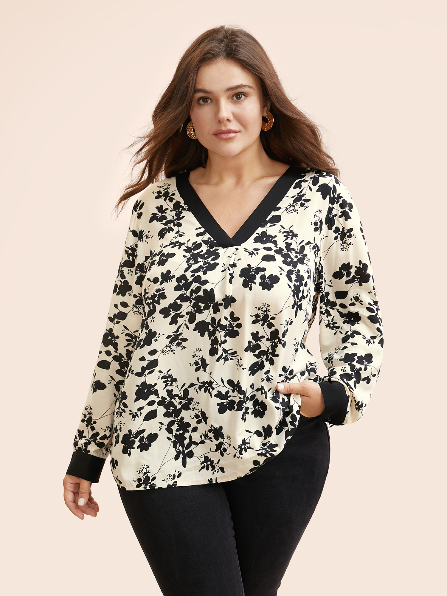 

Plus Size Black Floral Contrast V Neck Pleated Blouse Women Elegant Long Sleeve V-neck Everyday Blouses BloomChic