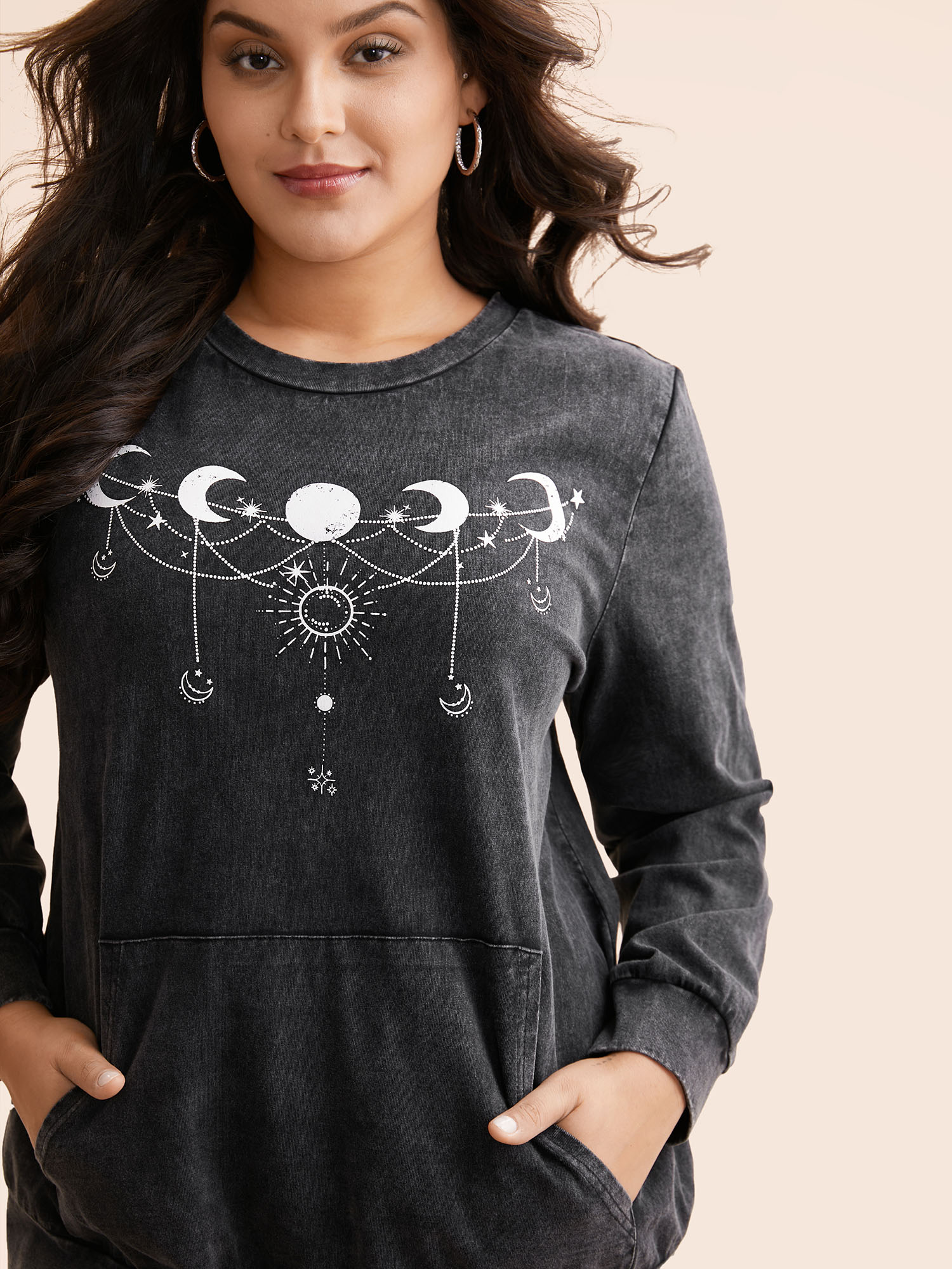 

Plus Size Moon & Star Print Vintage Pocket Sweatshirt Women Acidwashblack Casual Non Hooded Everyday Sweatshirts BloomChic