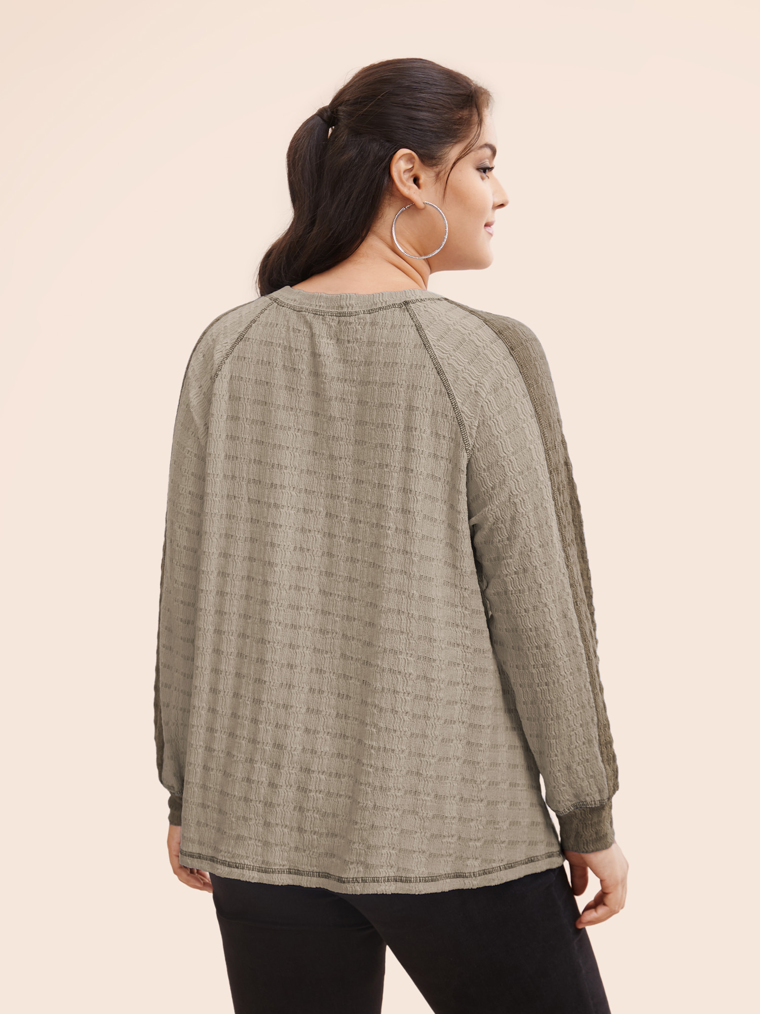 Plus Size Contrast Patchwork Texture Raglan Sleeve T-shirt Multicolor Women Casual Texture Round Neck Everyday T-shirts BloomChic 30/6X 