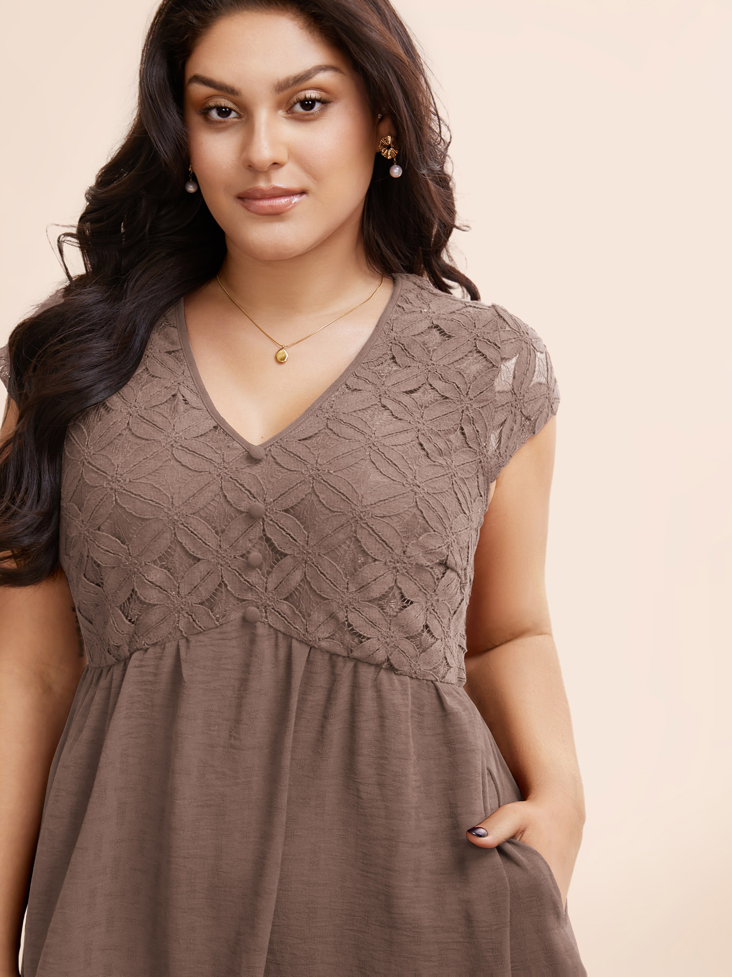 Plus Size Plain Lace Panel Cap Sleeve Dress Dirtypink Women Elegant Texture V-neck Cap Sleeve Curvy BloomChic 12/L 