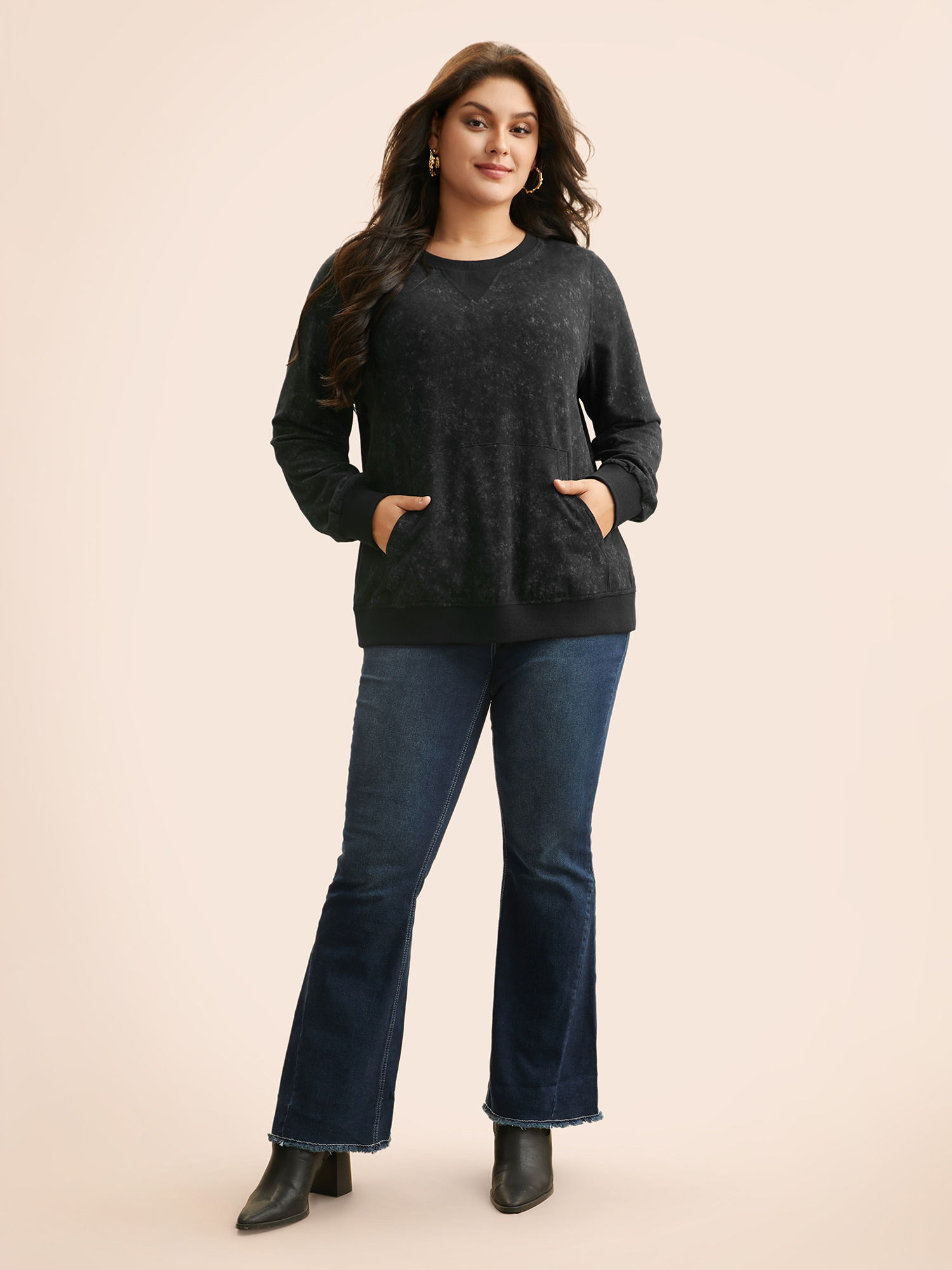 

Plus Size Round Neck Vintage Patch Pocket Sweatshirt Women Black Elegant Patchwork Loose Round Neck Everyday Sweatshirts BloomChic