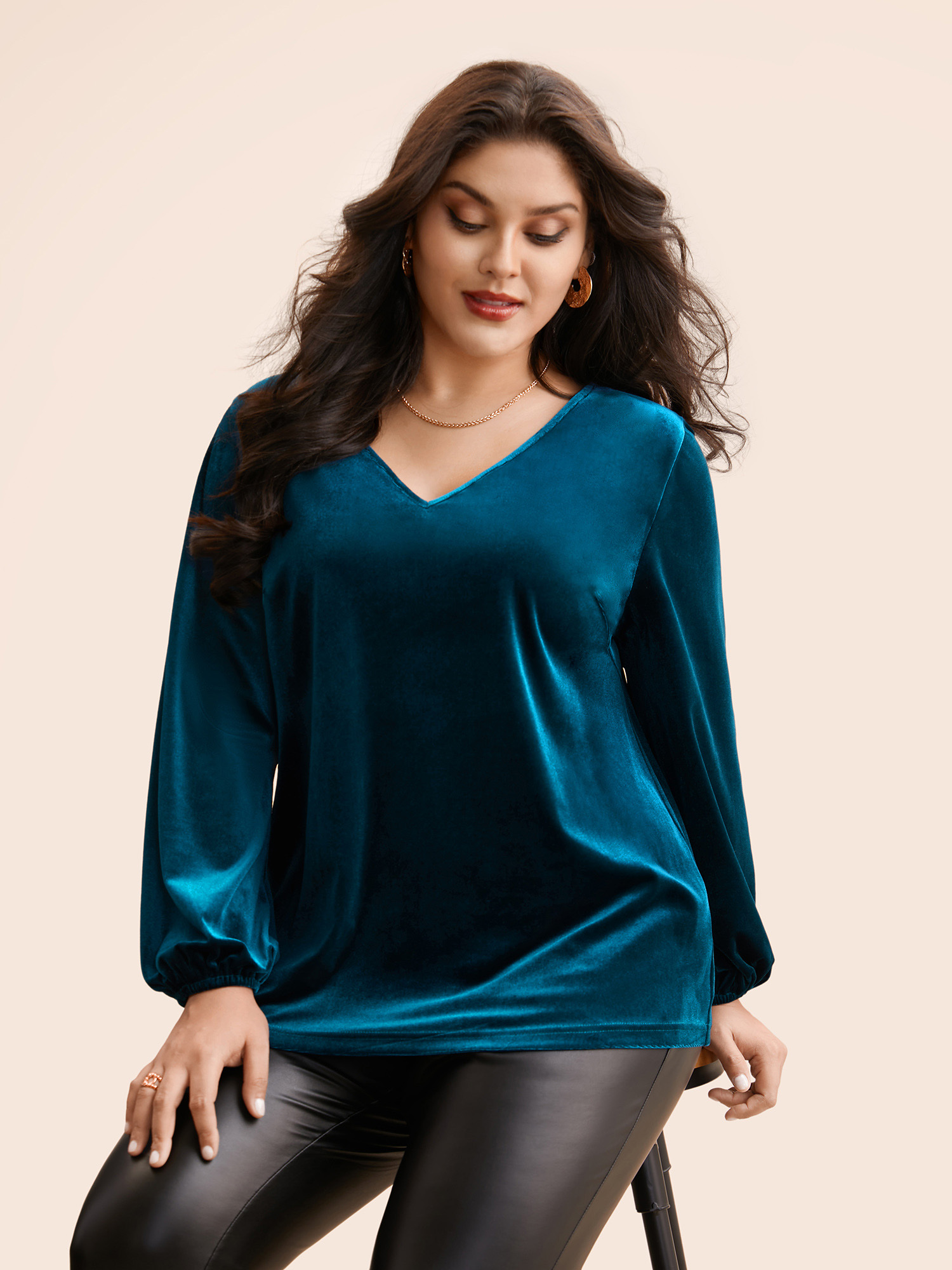 

Plus Size Aegean V Neck Velvet Lantern Sleeve Blouse Women Elegant Long Sleeve V-neck Everyday Blouses BloomChic