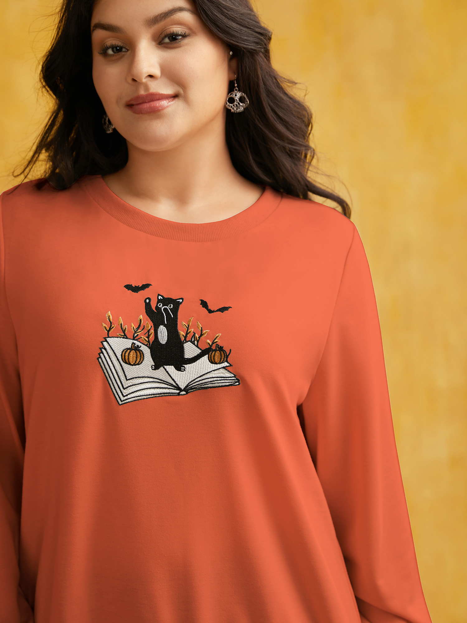 

Plus Size Cat-in-the-book Embroidered Sweatshirt Women Brightorange Casual Patchwork Loose Round Neck Everyday Sweatshirts BloomChic