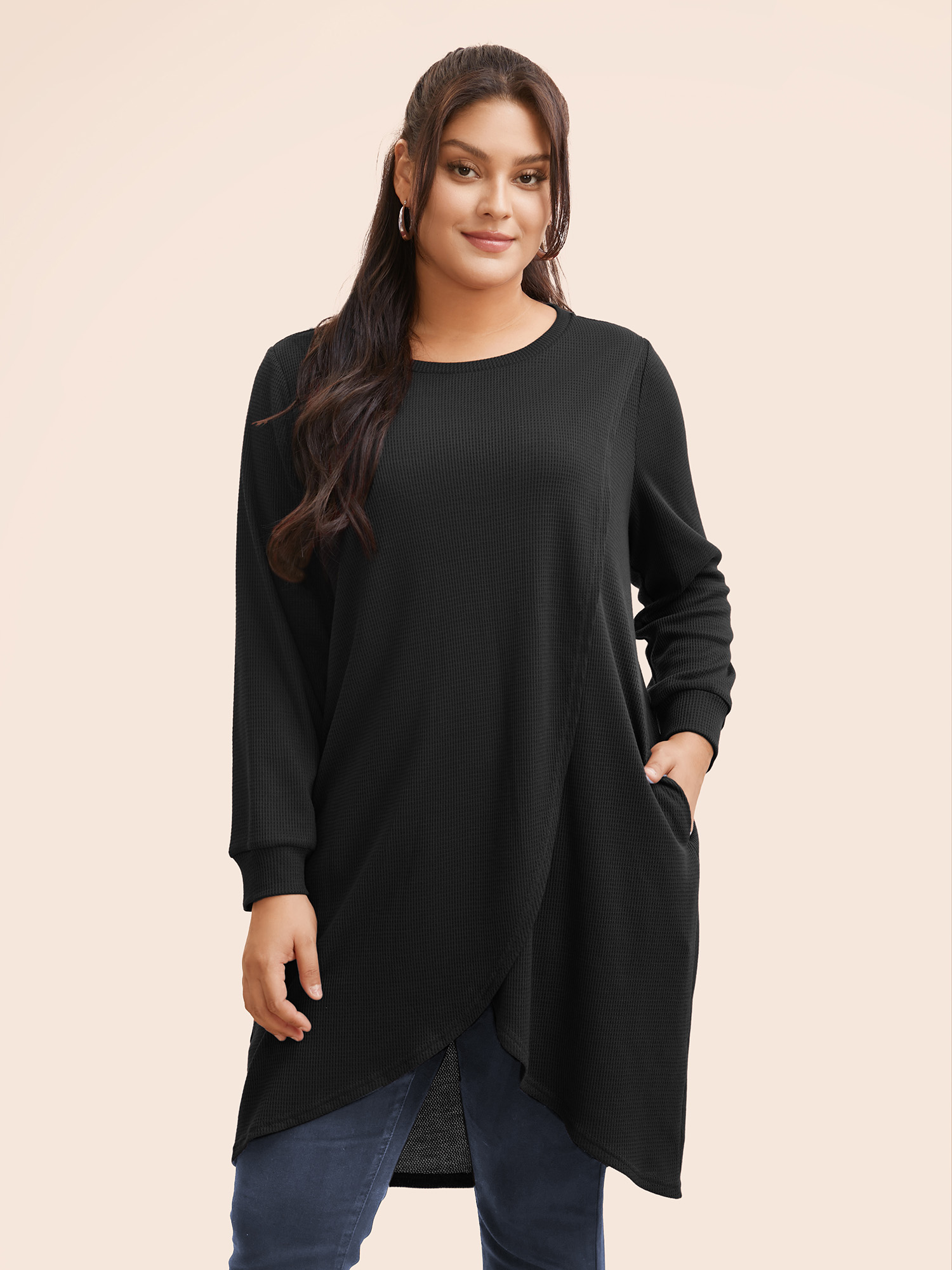 

Plus Size Solid Waffle Knit Overlap Hem T-shirt Black Women Casual Overlapping Round Neck Everyday T-shirts BloomChic