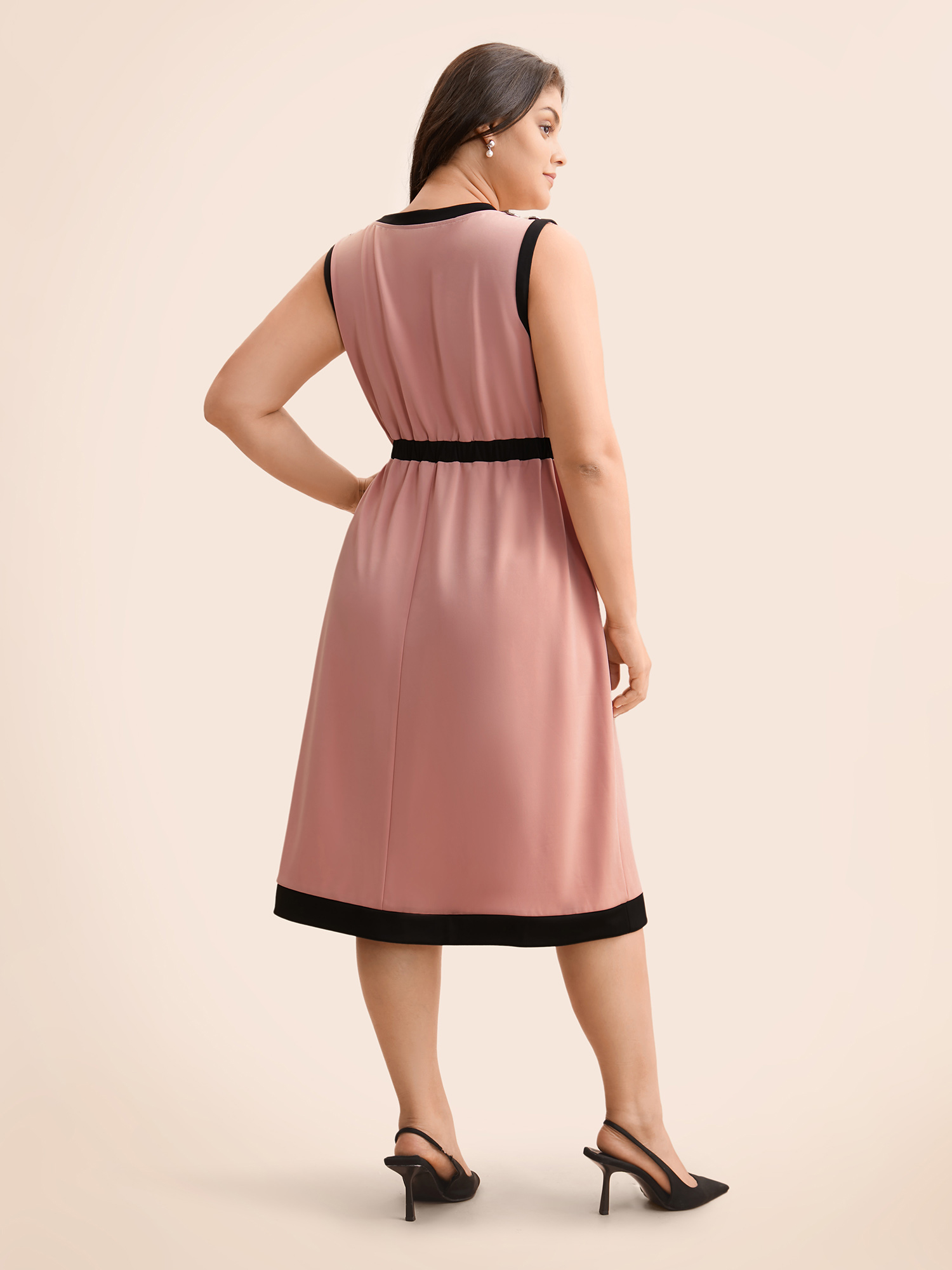 Plus Size Contrast Button Detail Tank Dress Lightpink Women Elegant Contrast Round Neck Sleeveless Curvy BloomChic 12/L 