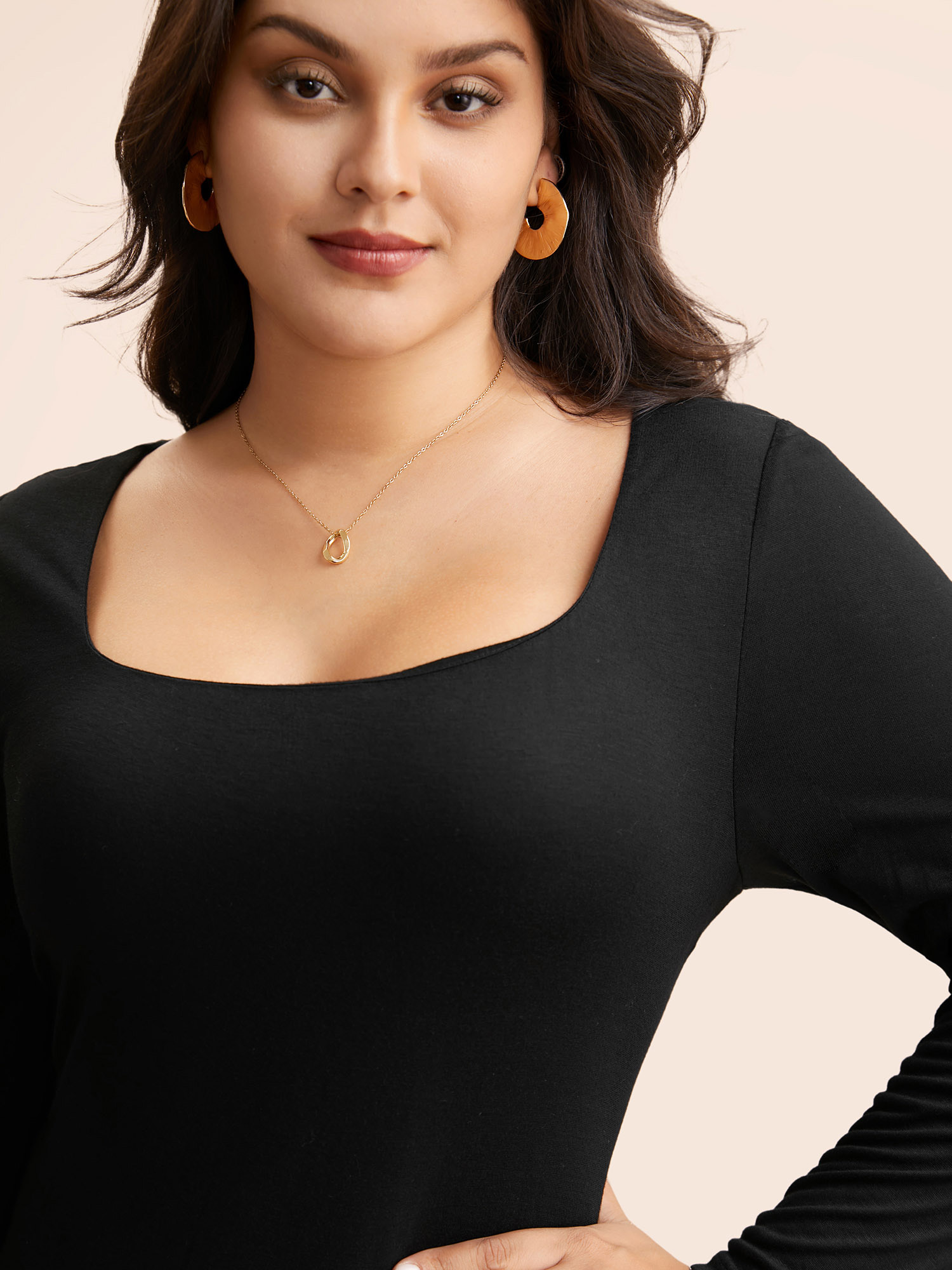 

Plus Size Supersoft Essentials Solid U Neck T-shirt Black Women Elegant Non U-neck Skinny Everyday T-shirts BloomChic