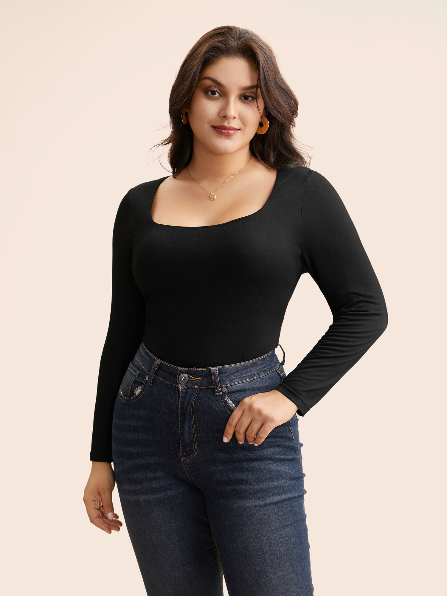 Plus Size Supersoft Essentials Solid U Neck T-shirt Black Women Elegant Non U-neck Skinny Everyday T-shirts BloomChic 30/6X 