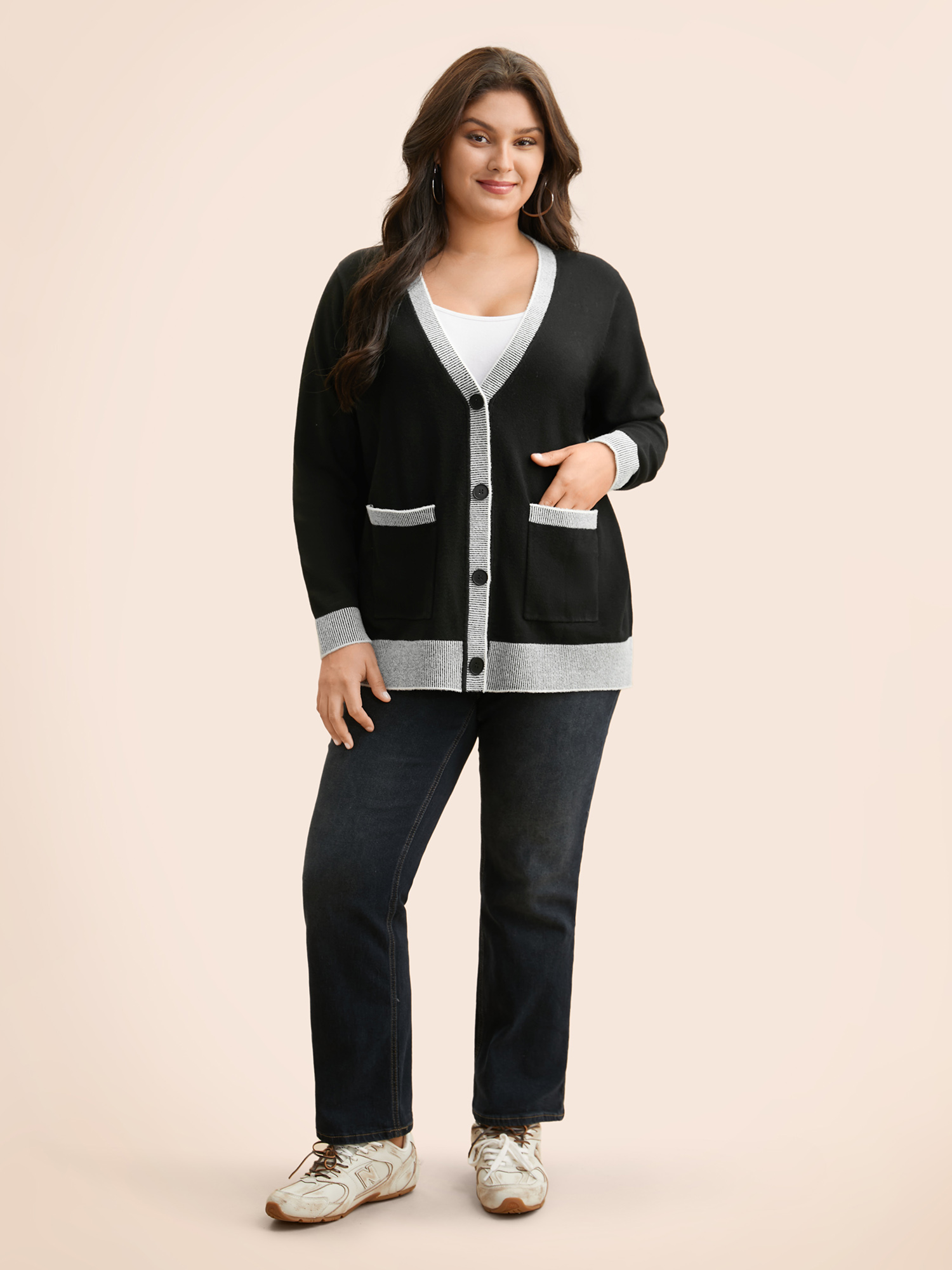 Plus Size Contrast Button Up Pocket Cardigan Black Women Casual Long Sleeve Everyday Cardigans BloomChic 12/L 