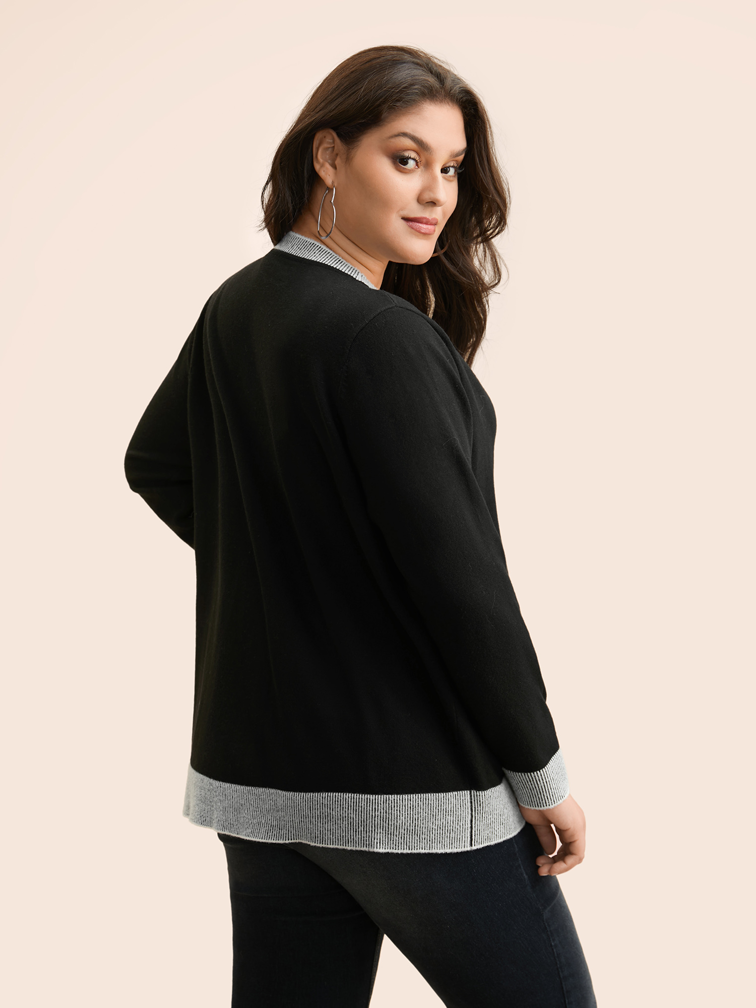 Plus Size Contrast Button Up Pocket Cardigan Black Women Casual Long Sleeve Everyday Cardigans BloomChic 12/L 