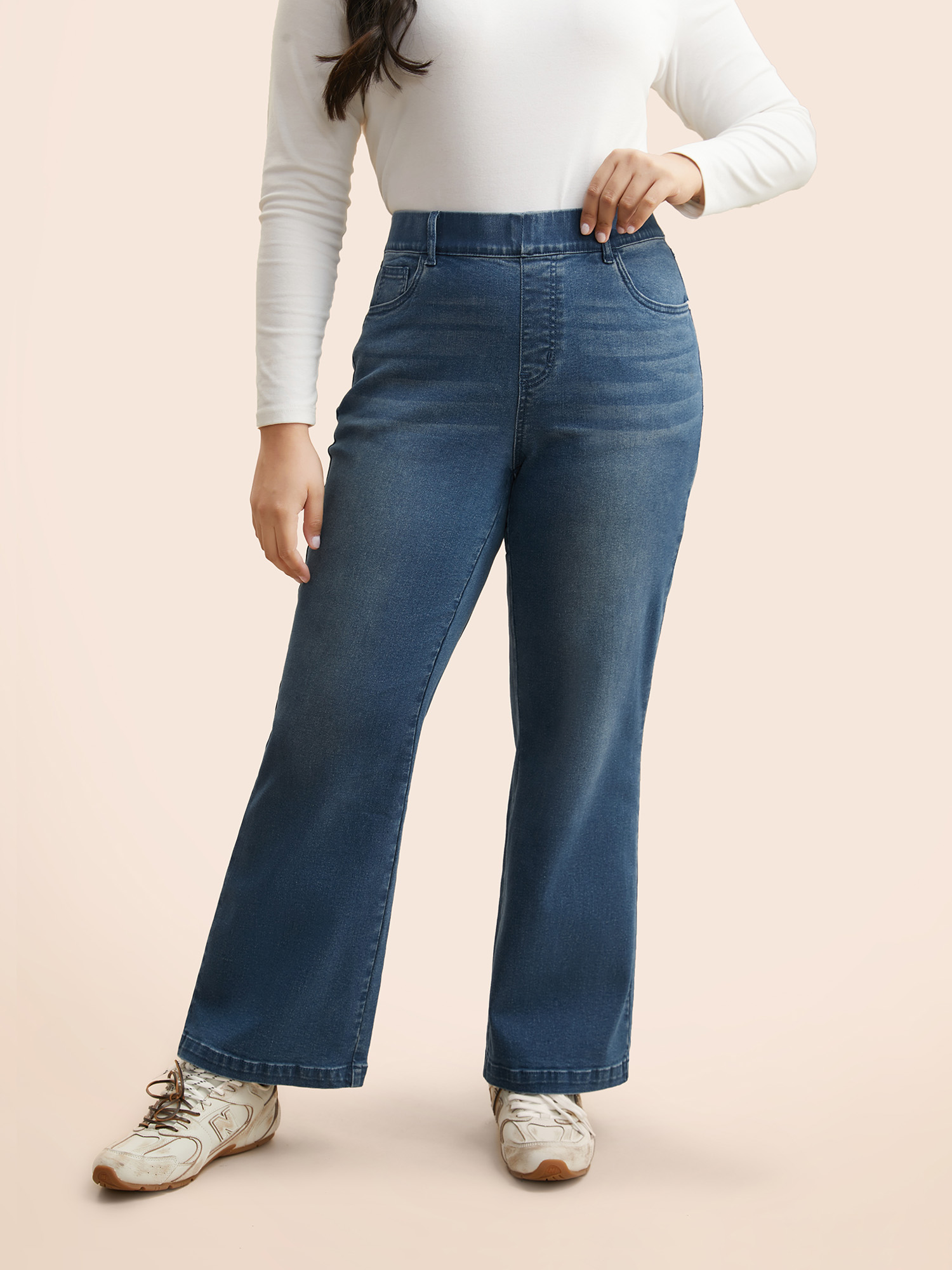 

Plus Size Medium Wash Elastic Waist Straight Leg Jeans Women Midblue Casual Medium stretch Slanted pocket Jeans BloomChic