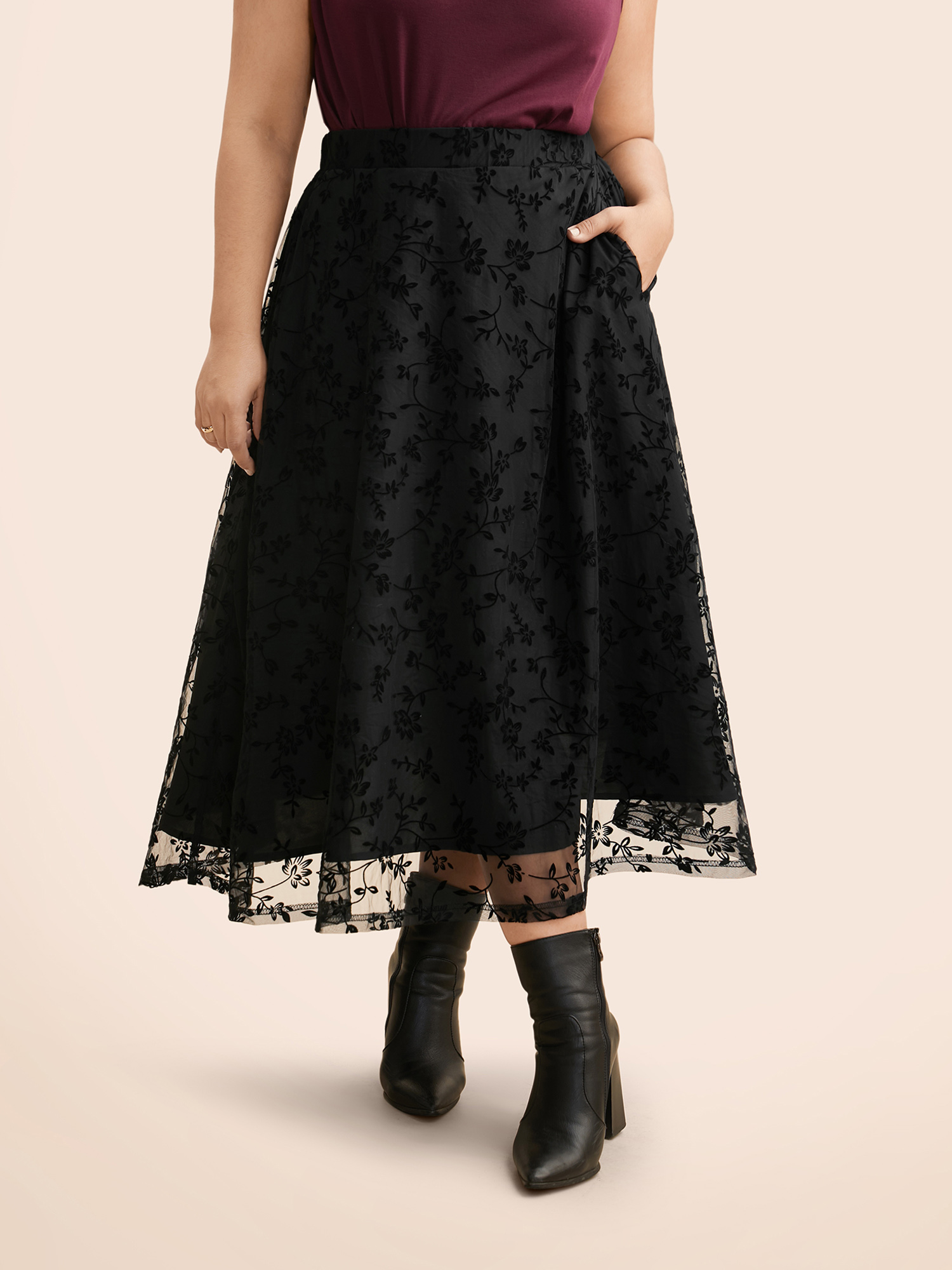 

Plus Size Floral Embroidered Mesh Pocket Skirt Women Black Elegant No stretch Slanted pocket Everyday Skirts BloomChic