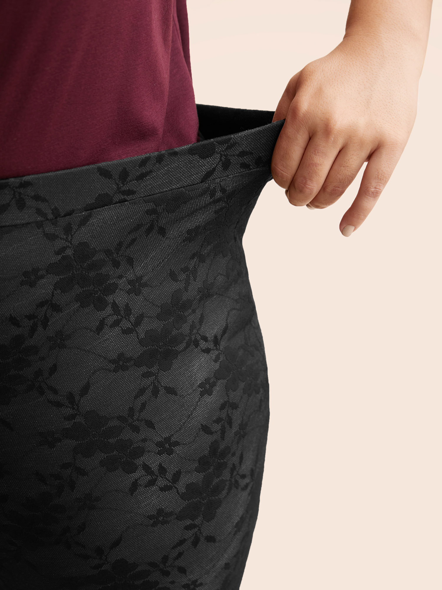 Plus Size Floral Medium Stretch Skinny Leggings Women Black Elegant Medium stretch Skinny Mid Rise Everyday Leggings BloomChic 28/5X 
