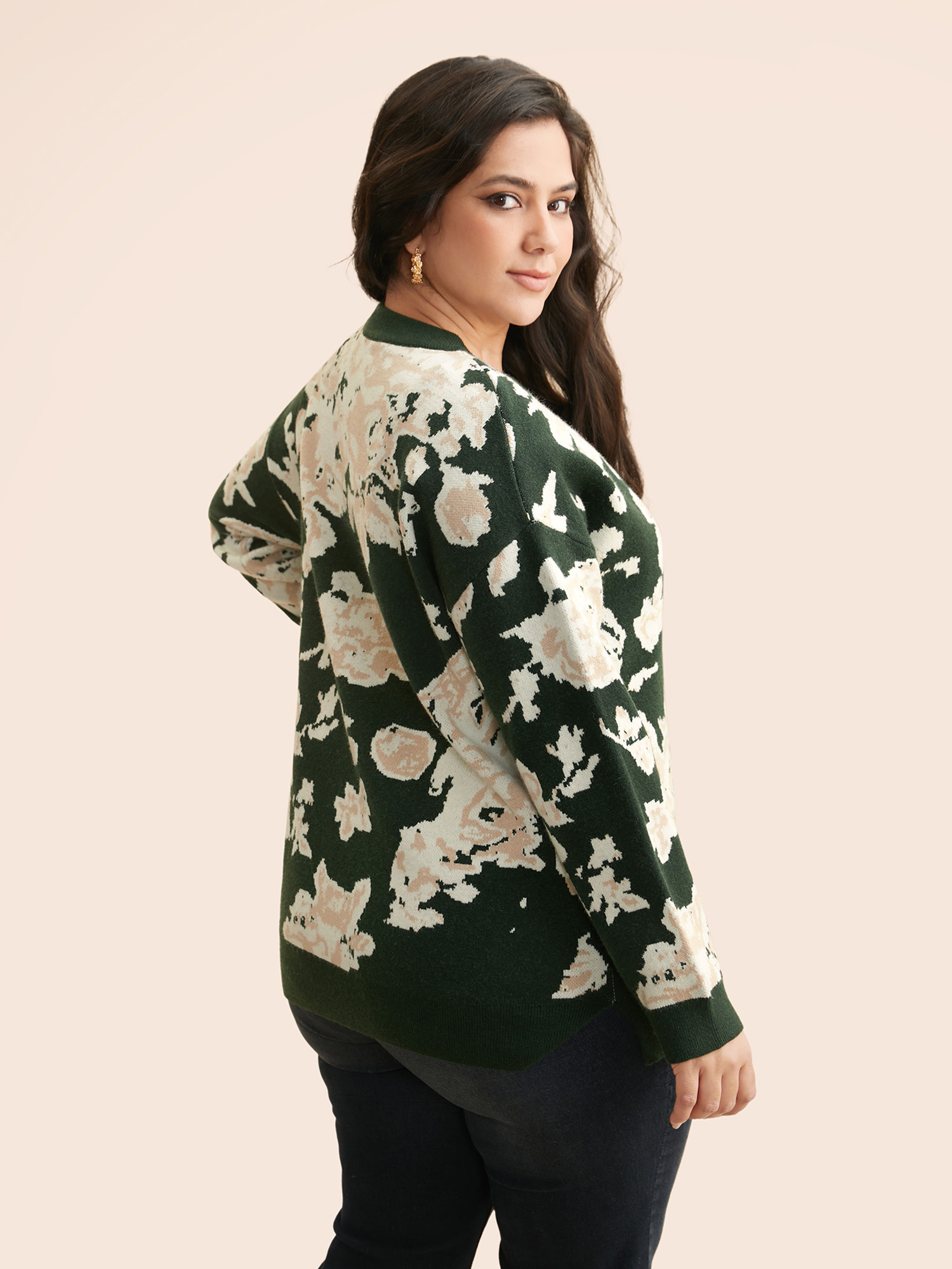 

Plus Size Supersoft Essentials Silhouette Floral Print Pullover DarkGreen Women Casual Loose Long Sleeve Round Neck Everyday Pullovers BloomChic