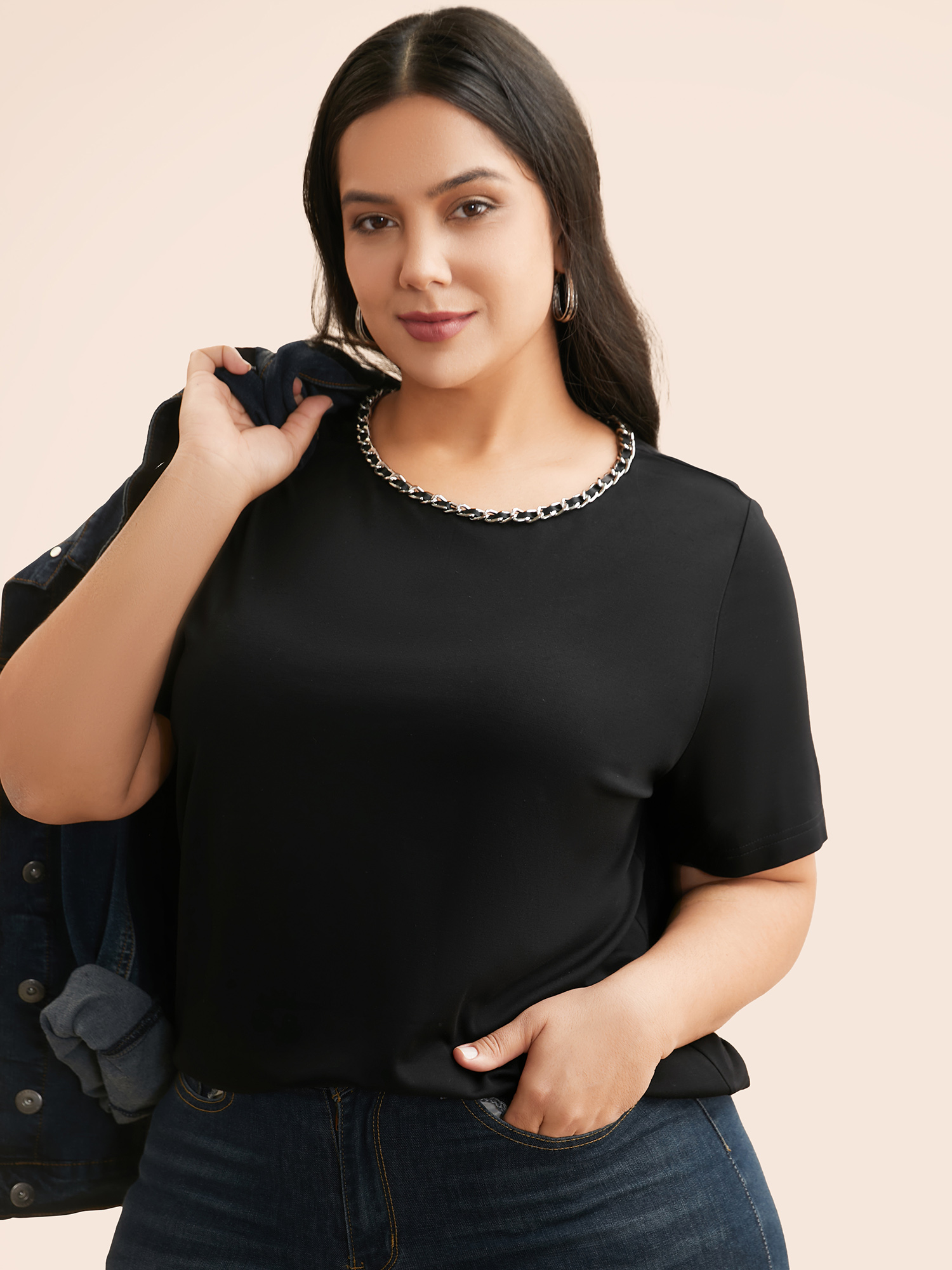 Plus Size Crew Neck Metal Chain Detail T-shirt Black Women Casual Non Round Neck Everyday T-shirts BloomChic 26/4X 