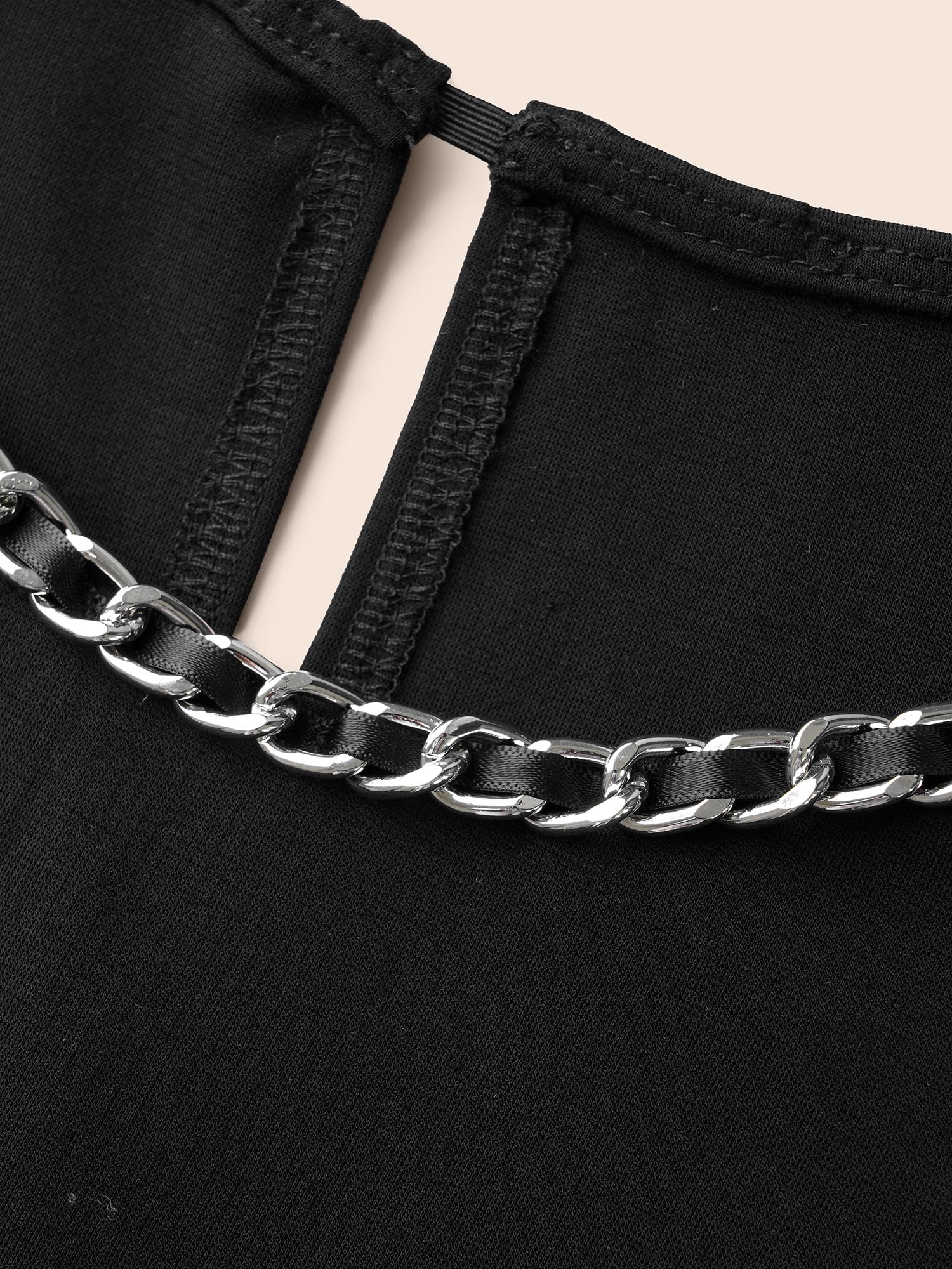 Plus Size Crew Neck Metal Chain Detail T-shirt Black Women Casual Non Round Neck Everyday T-shirts BloomChic 26/4X 