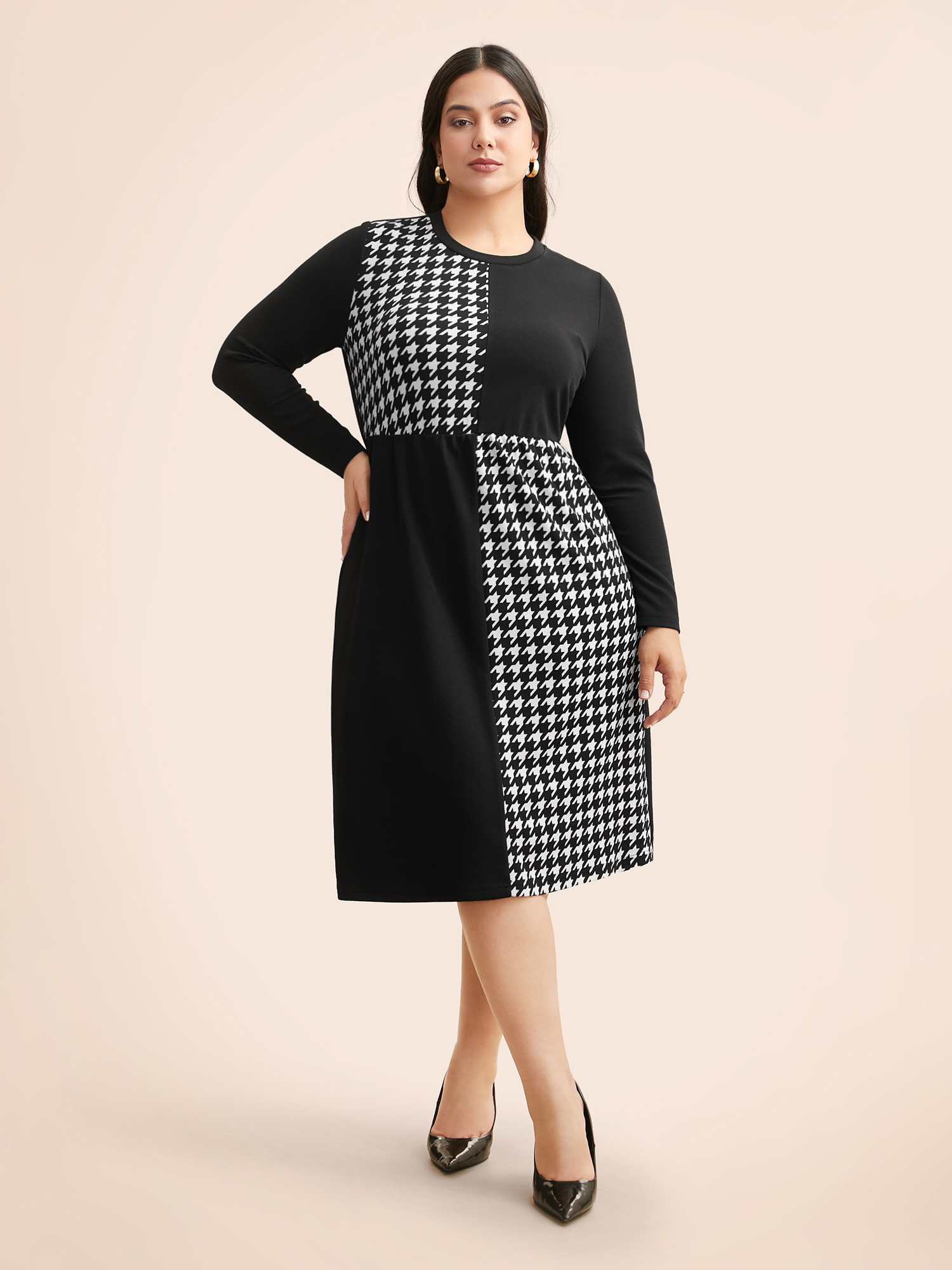 

Plus Size Houndstooth Patchwork Elastic Waist Dress Black Women At the Office Patchwork Round Neck Long Sleeve Curvy BloomChic