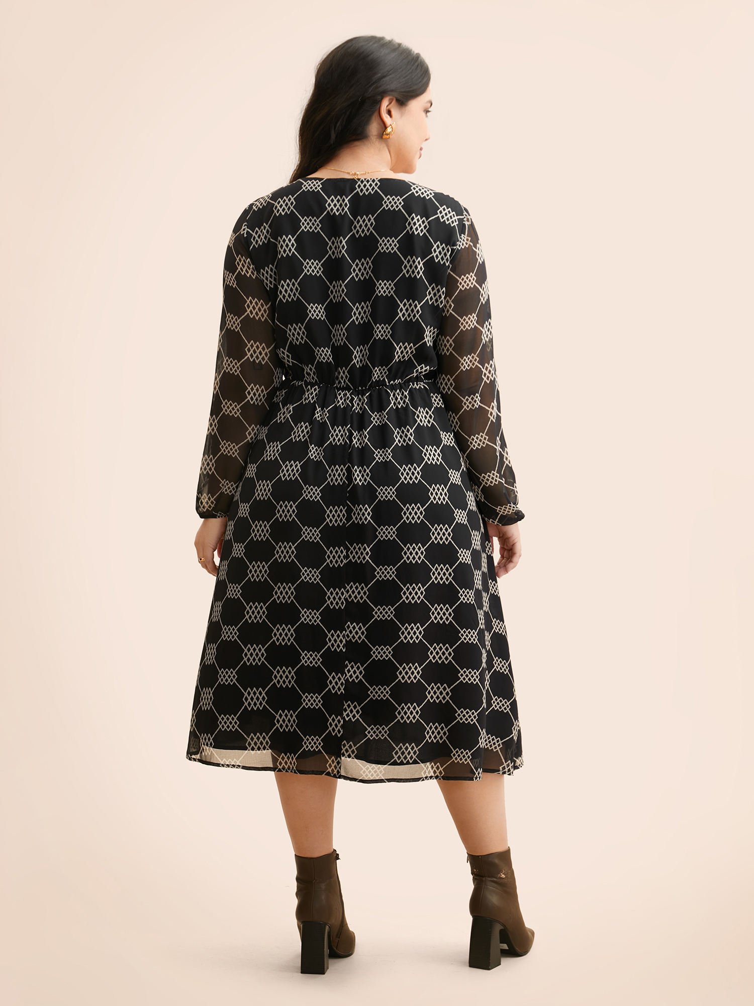 Plus Size U Neck Geometric Mesh Dress BlackFlower Women At the Office See through U-neck Long Sleeve Curvy BloomChic 26/4X 
