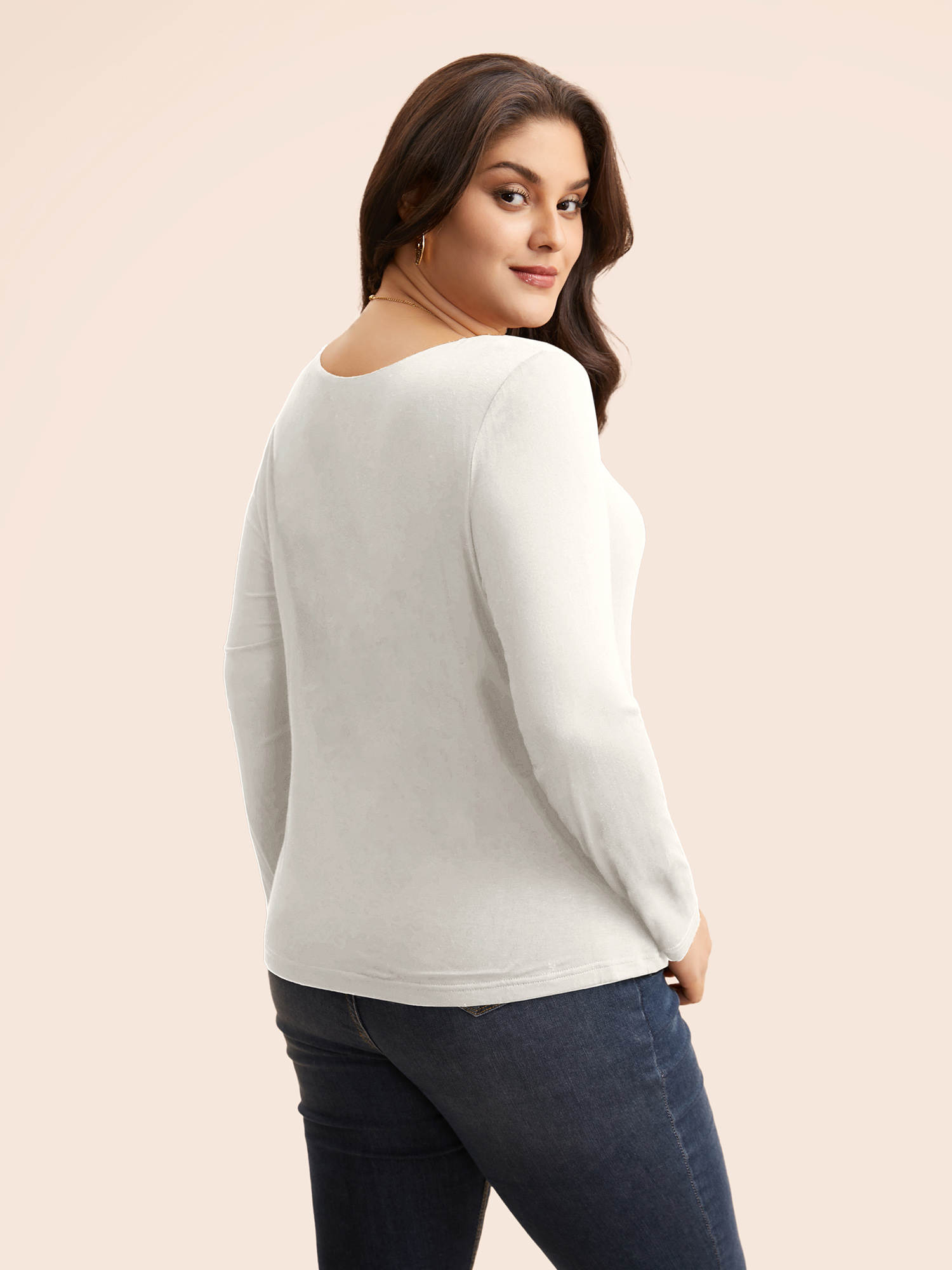 

Plus Size Supersoft Essentials Solid U Neck T-shirt WhiteSmoke Women Elegant Non U-neck Skinny Everyday T-shirts BloomChic