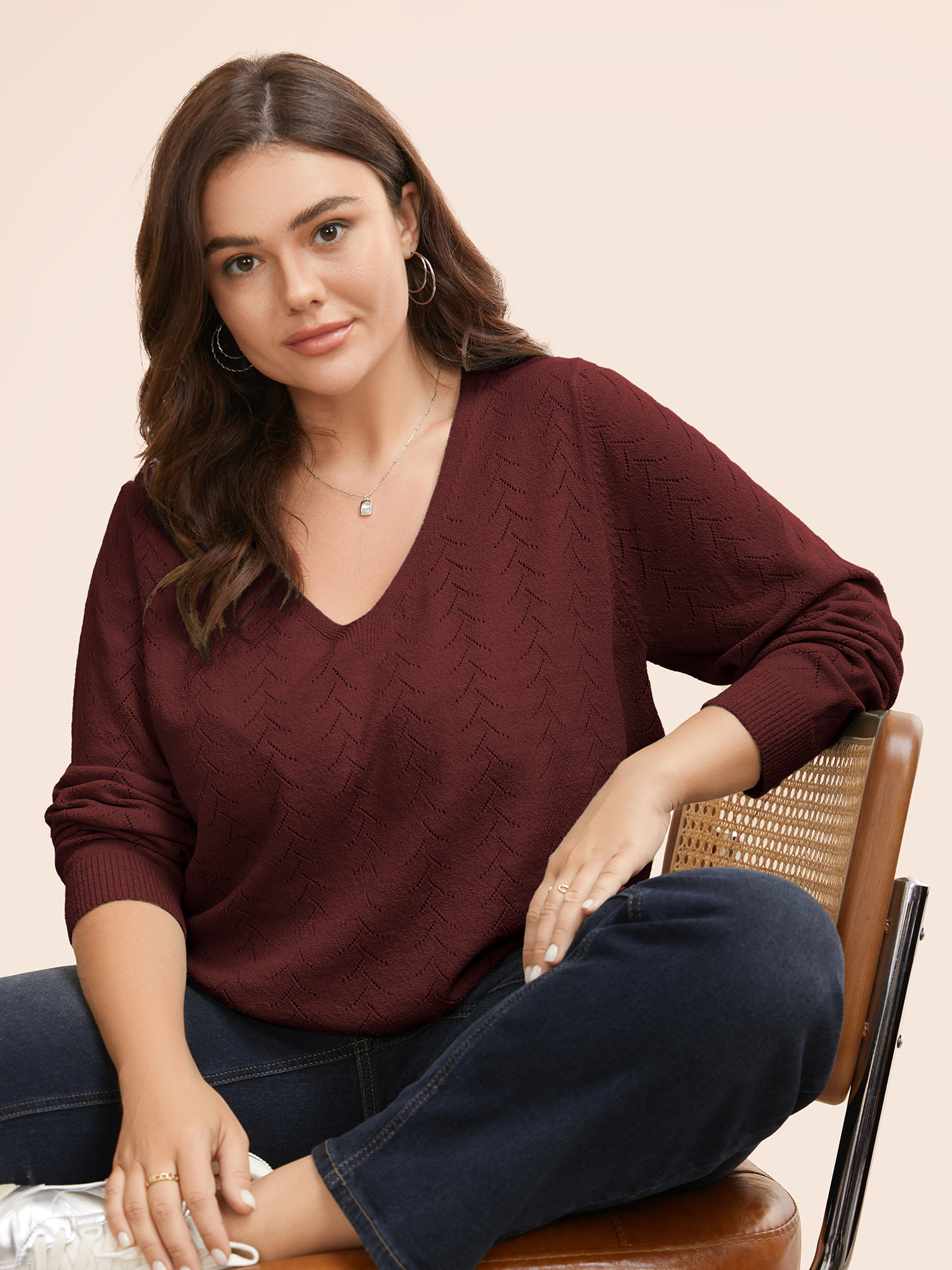 

Plus Size Texture V Neck Lightweight Pullover Burgundy Women Casual Long Sleeve V-neck Everyday Pullovers BloomChic