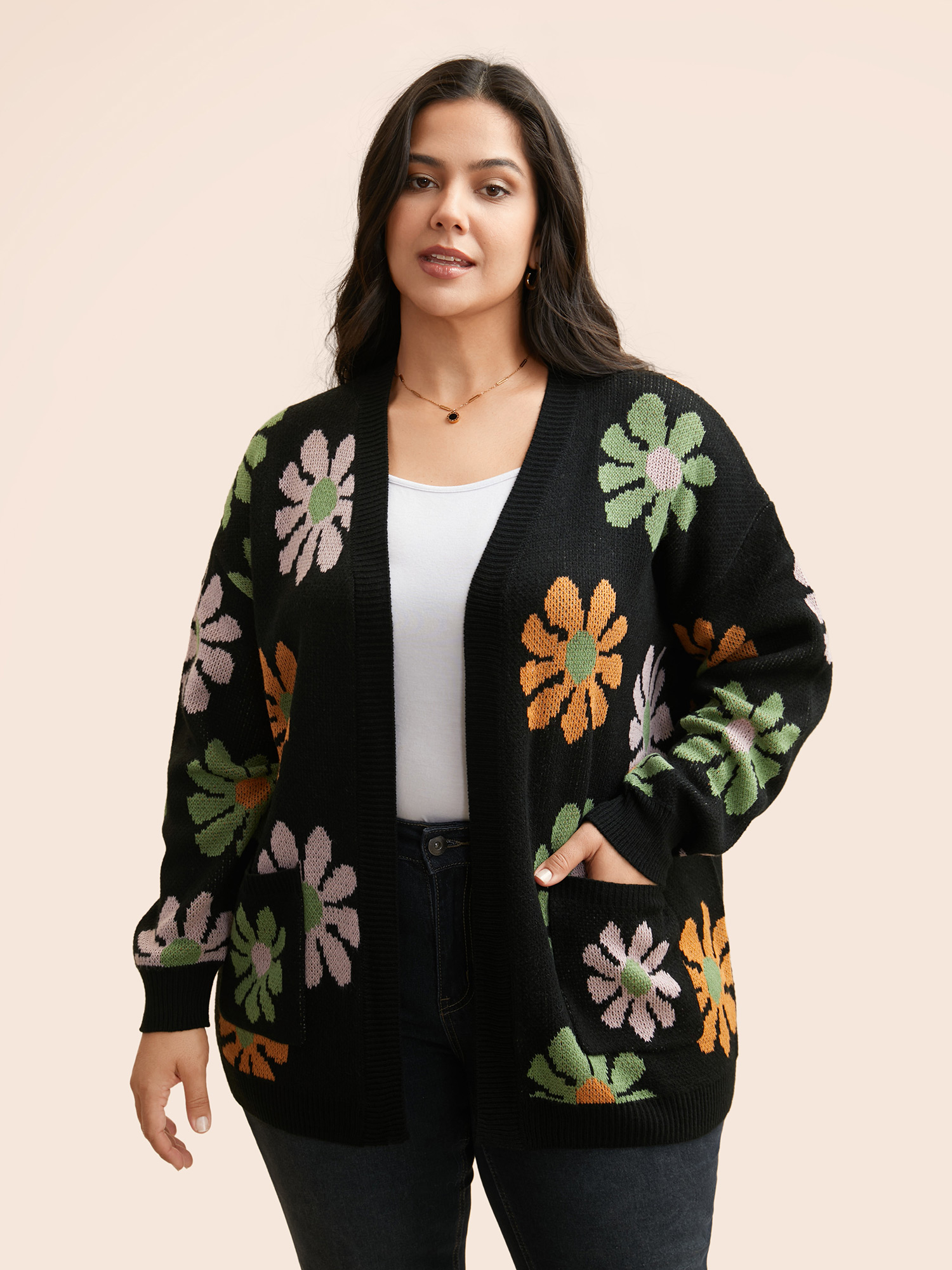 

Plus Size Contrast Floral Patch Pocket Cardigan Black Women Casual Loose Long Sleeve Everyday Cardigans BloomChic