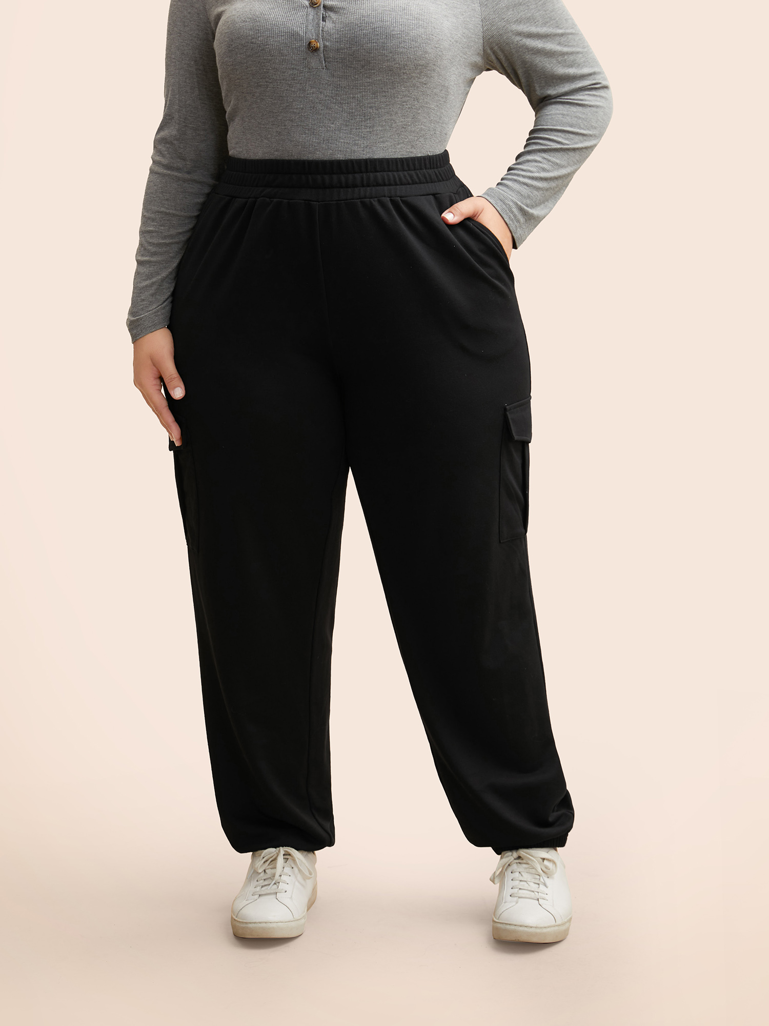 

Plus Size Mid Rise Pocket Slightly Stretchy Pants Women Black Casual Mid Rise Everyday Pants BloomChic