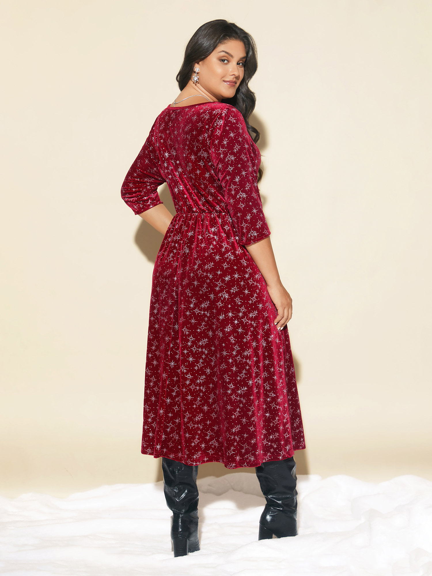 

Plus Size Gold Embossed Velvet Sweetheart Neckline Midi Dress Burgundy Women Cocktail Texture Heart neckline Elbow-length sleeve Curvy BloomChic