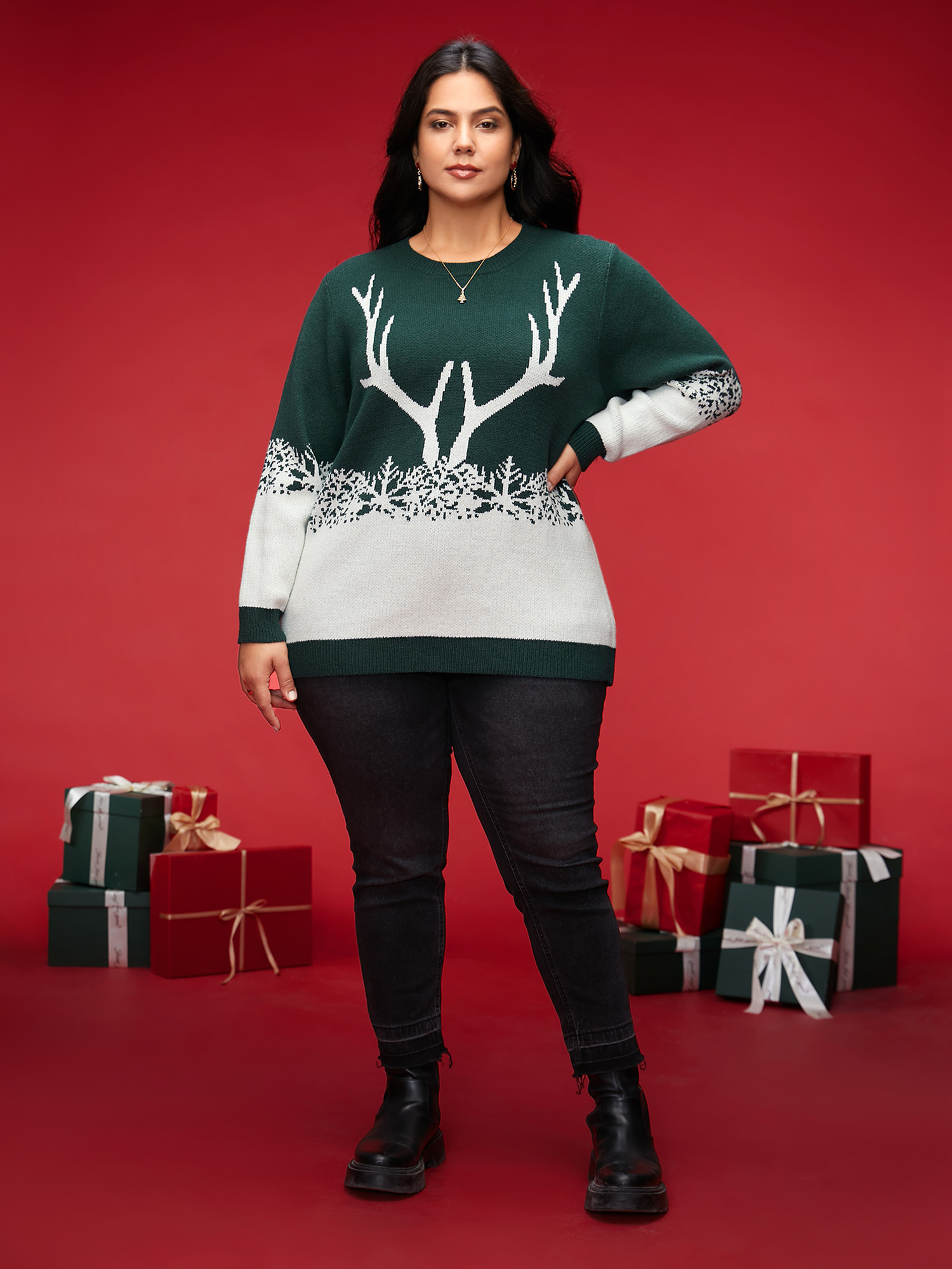 

Plus Size Supersoft Essentials Frosty Deer Pattern Contrast Color Pullover Emerald Women Casual Loose Long Sleeve Round Neck Everyday Pullovers BloomChic