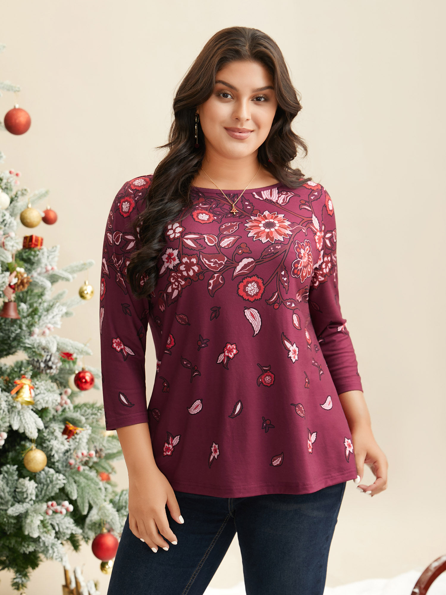 

Plus Size Floral Print Round Neck Fitted Tee Burgundy Women Casual Non Boat Neck Everyday T-shirts BloomChic