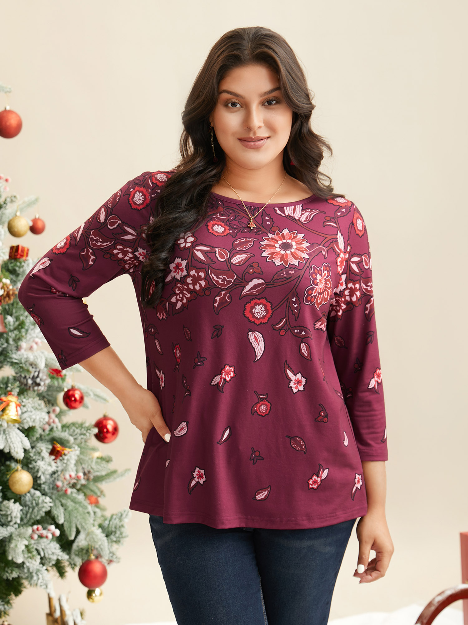 

Plus Size Floral Print Round Neck Fitted Tee Burgundy Women Casual Non Boat Neck Everyday T-shirts BloomChic