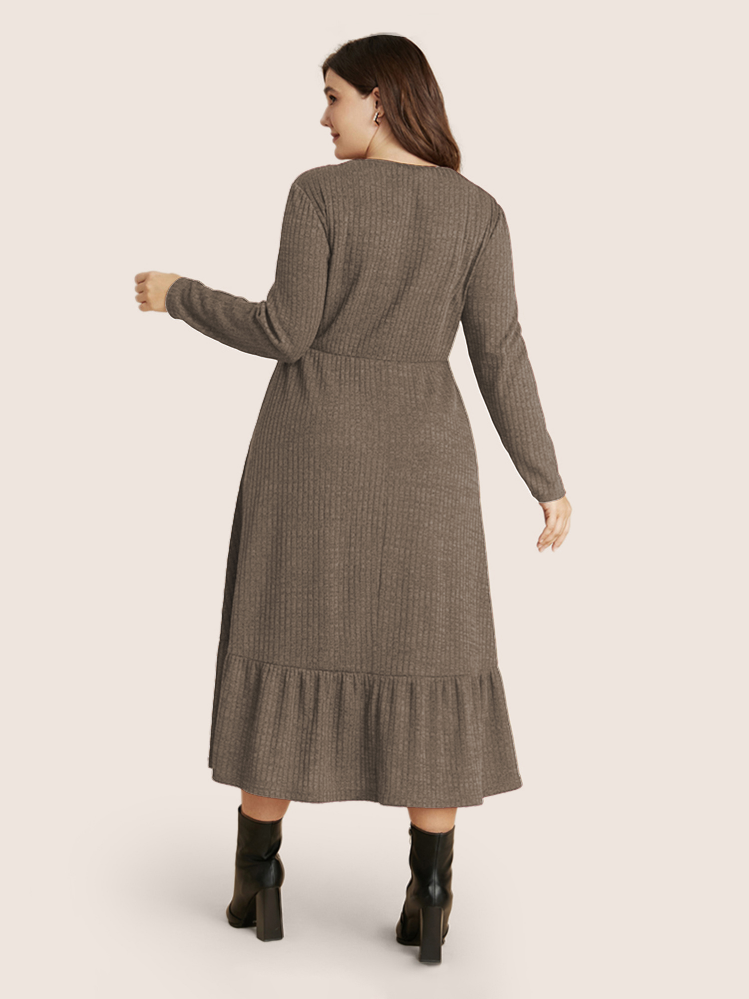 

Plus Size Solid Pocket Rib Knit Ruffle Hem Dress Without Belt Bronze Women Basics Non Round Neck Long Sleeve Curvy Midi Dress BloomChic